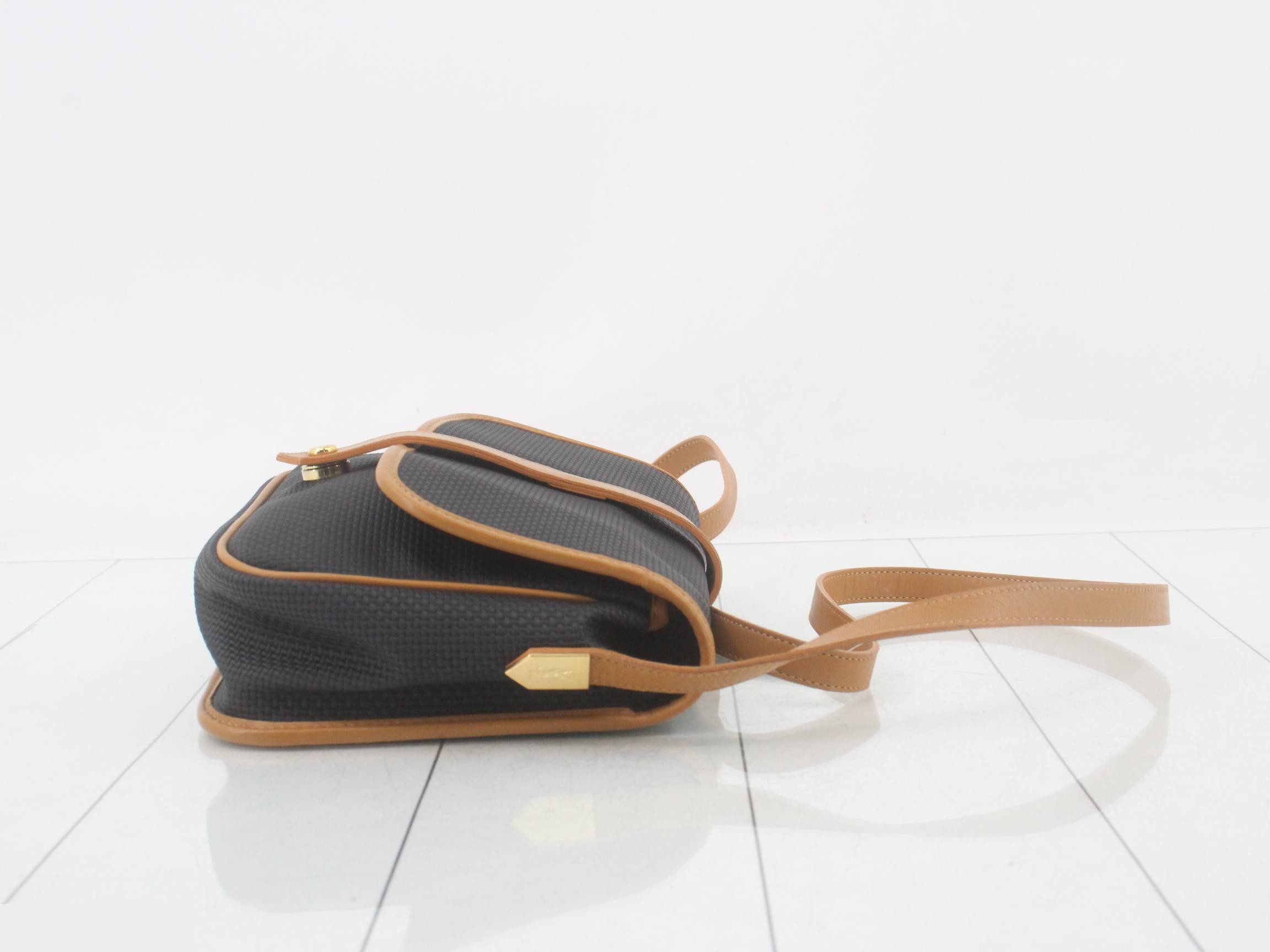 Old shoulder bag — view 3