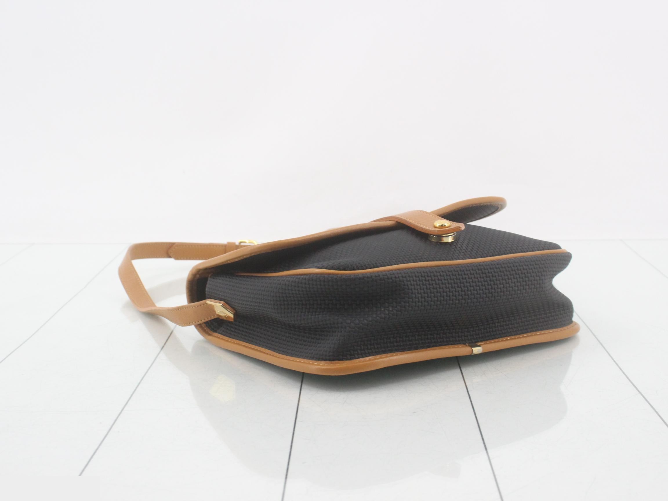 Old shoulder bag — view 5