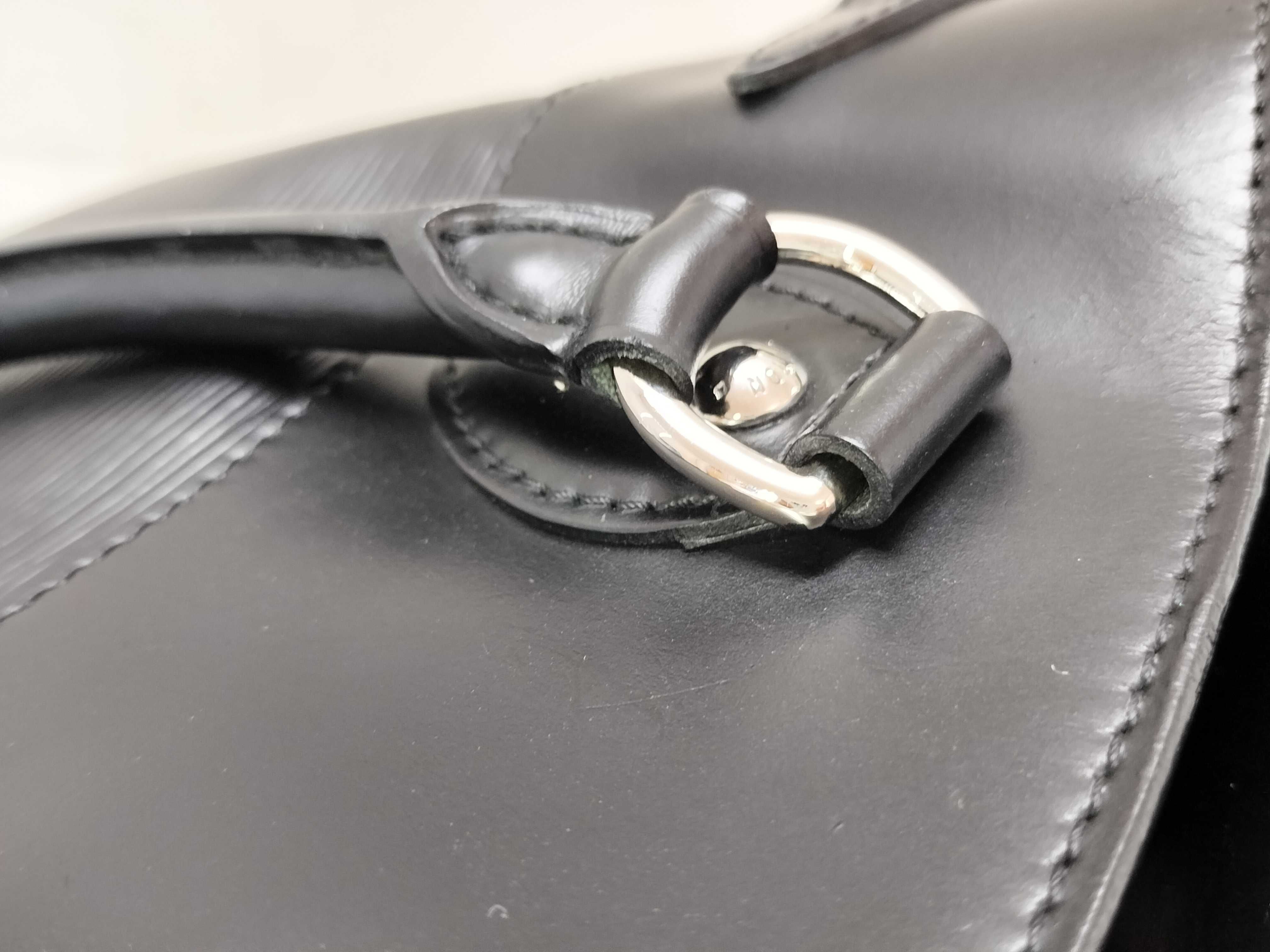 Epi Louis Vuitton Epi Pashy PM Leather Tote Bag Black Serial Handbag — view 5