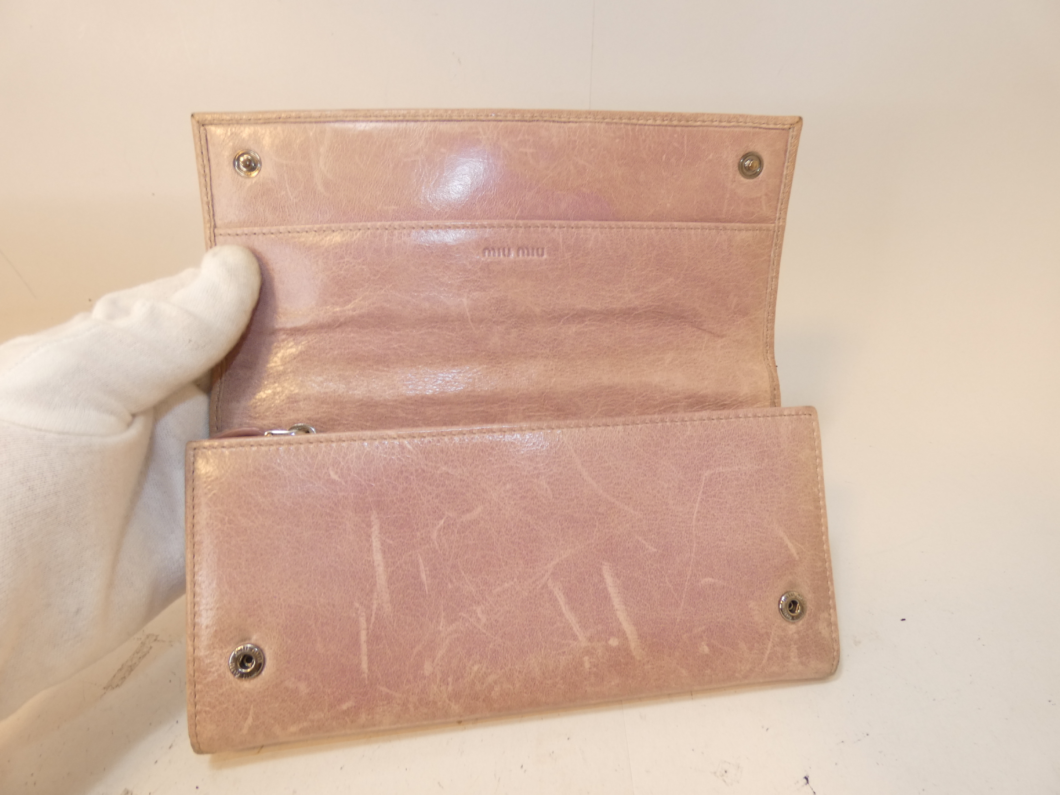 Studded Rhinestone Faux Pearl Heart Leather Long Wallet — view 8