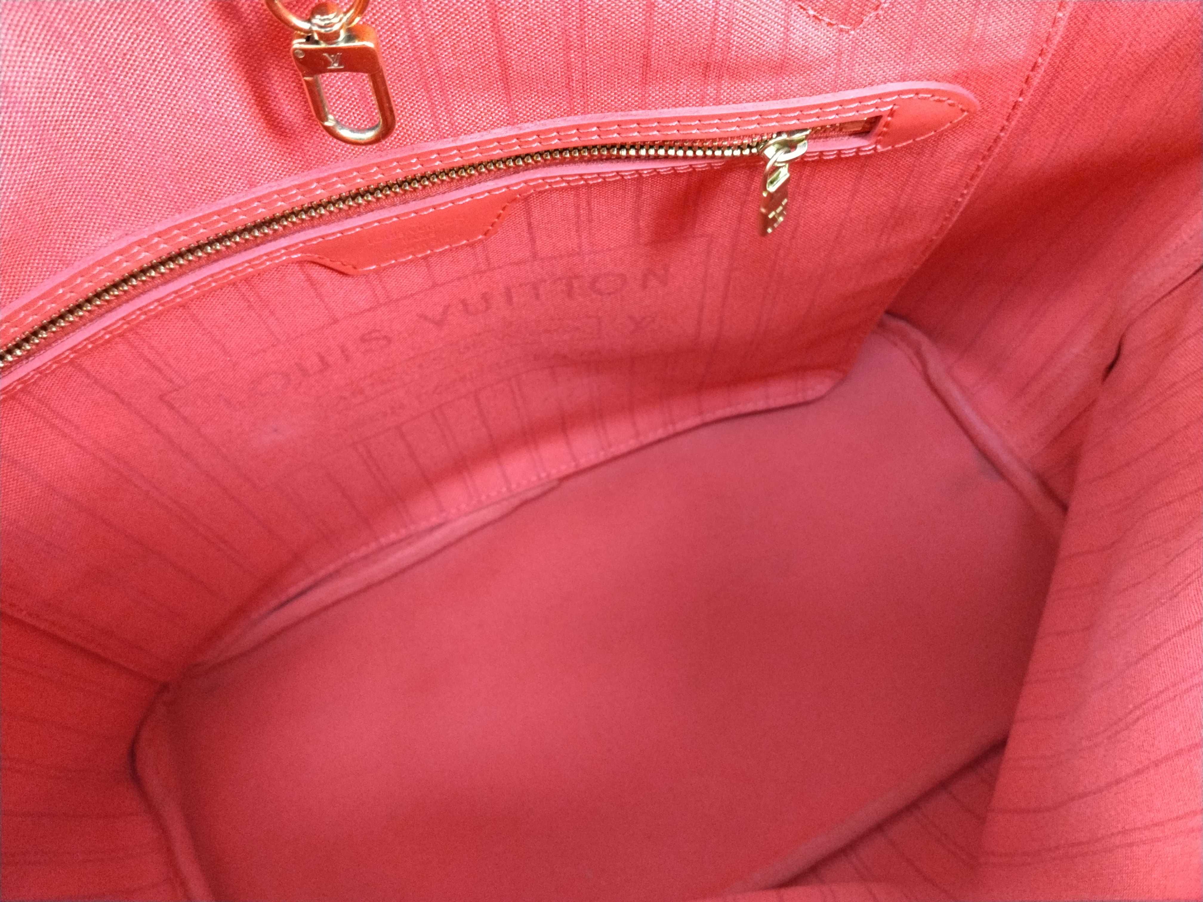 Monogram Louis Vuitton Neverfull Tote Bag — view 11