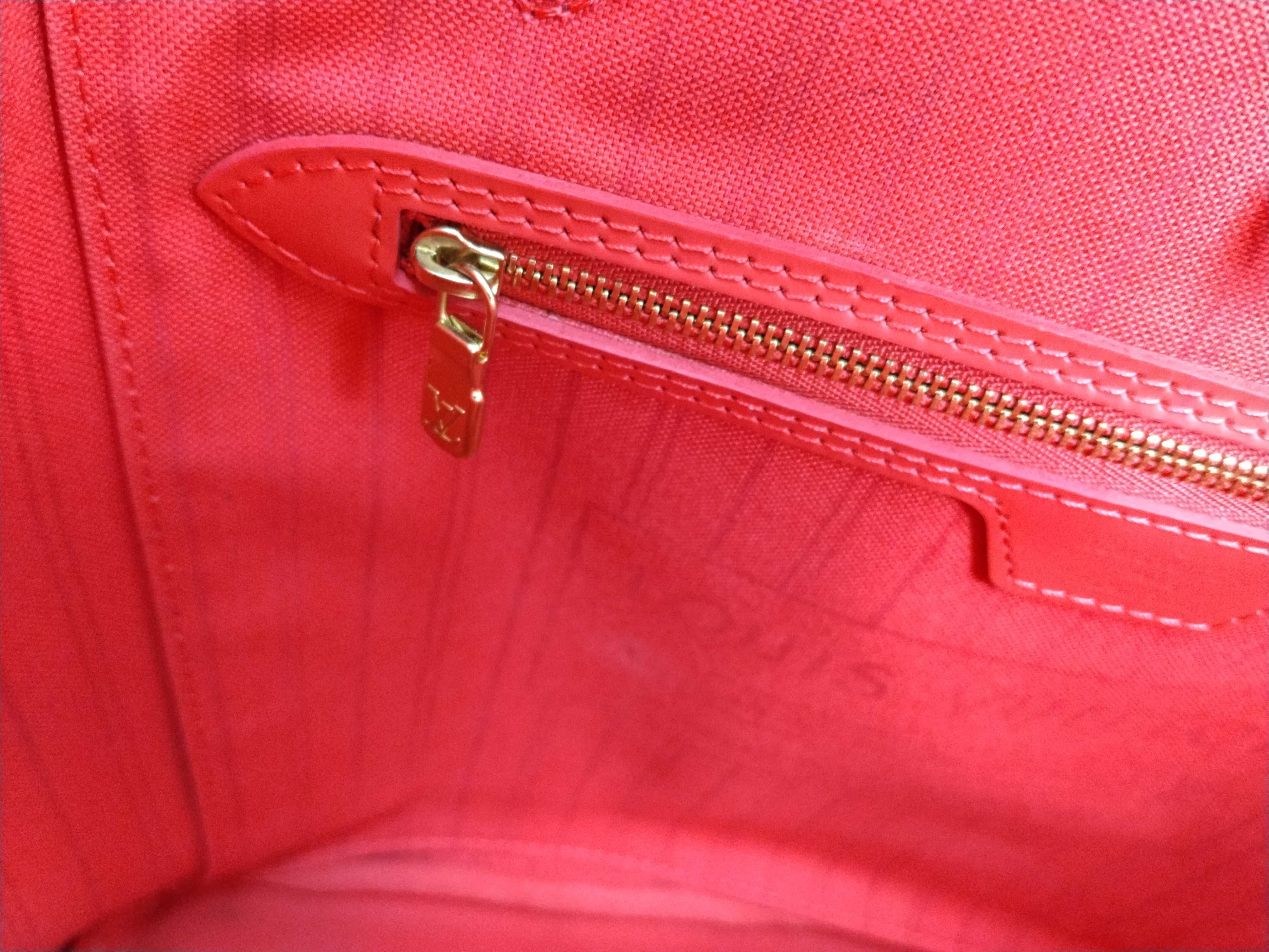 Monogram Louis Vuitton Neverfull Tote Bag — view 14