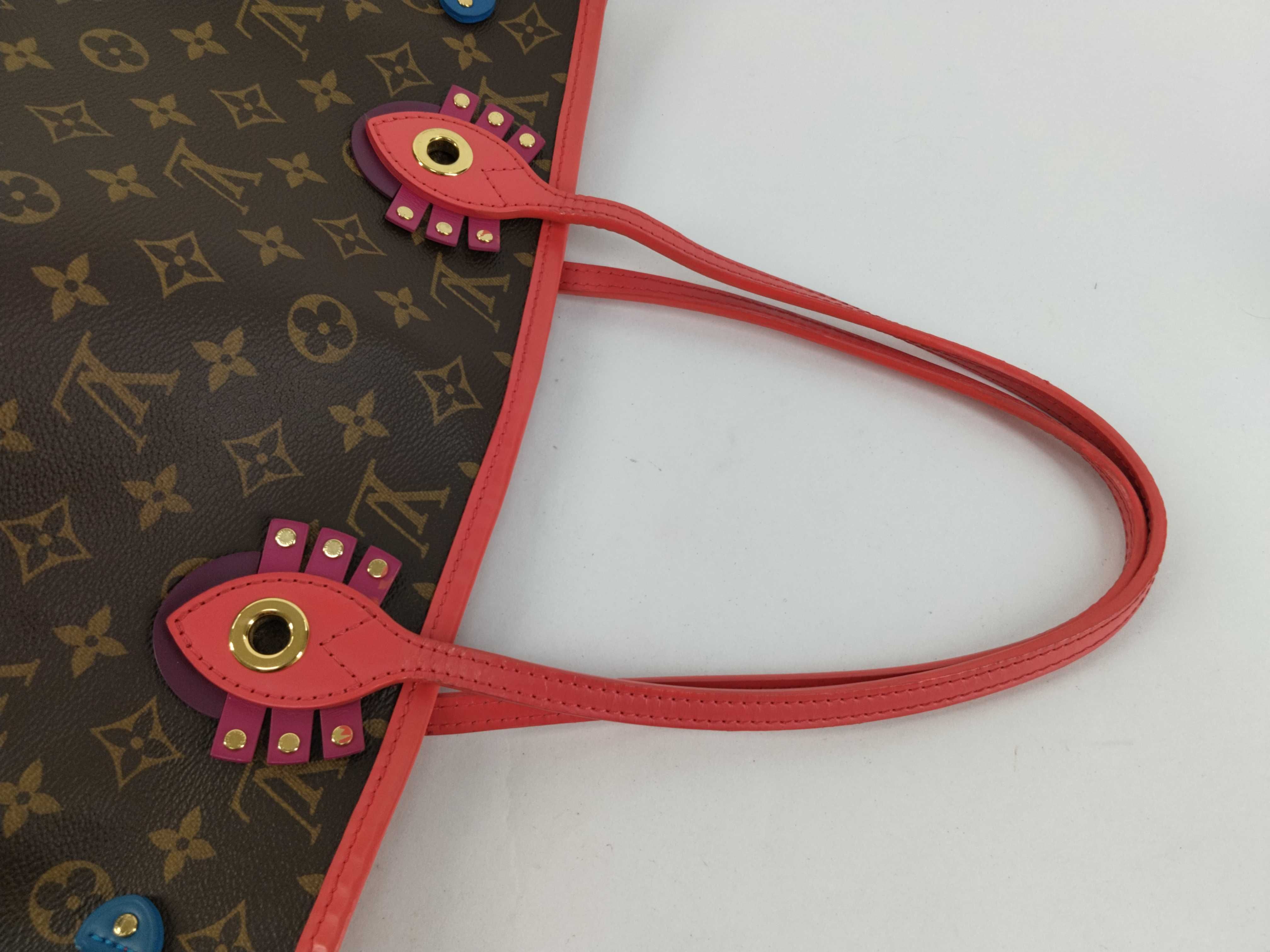 Monogram Louis Vuitton Neverfull Tote Bag — view 3
