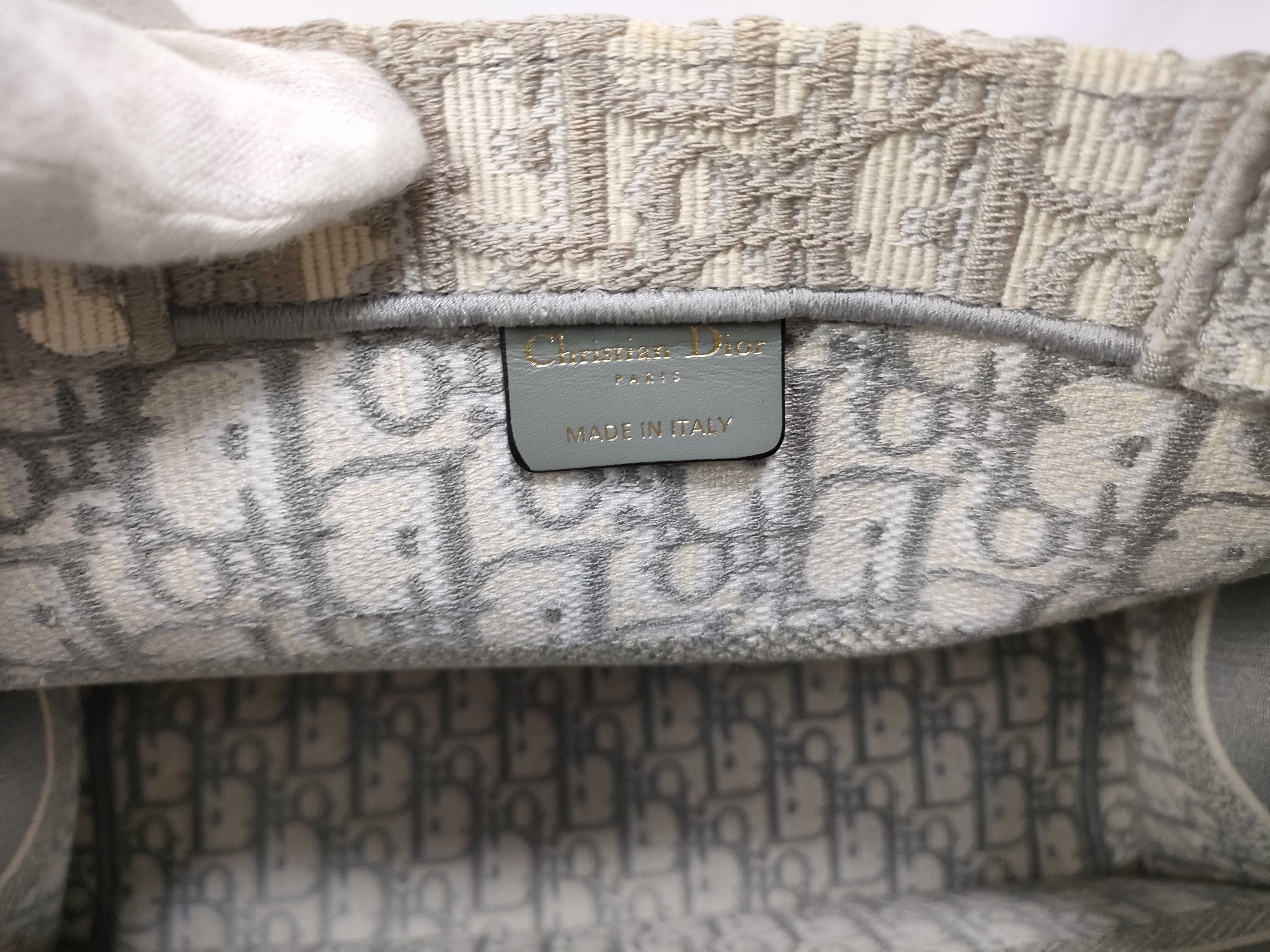 Oblique Book Tote Medium Tote Bag — view 13