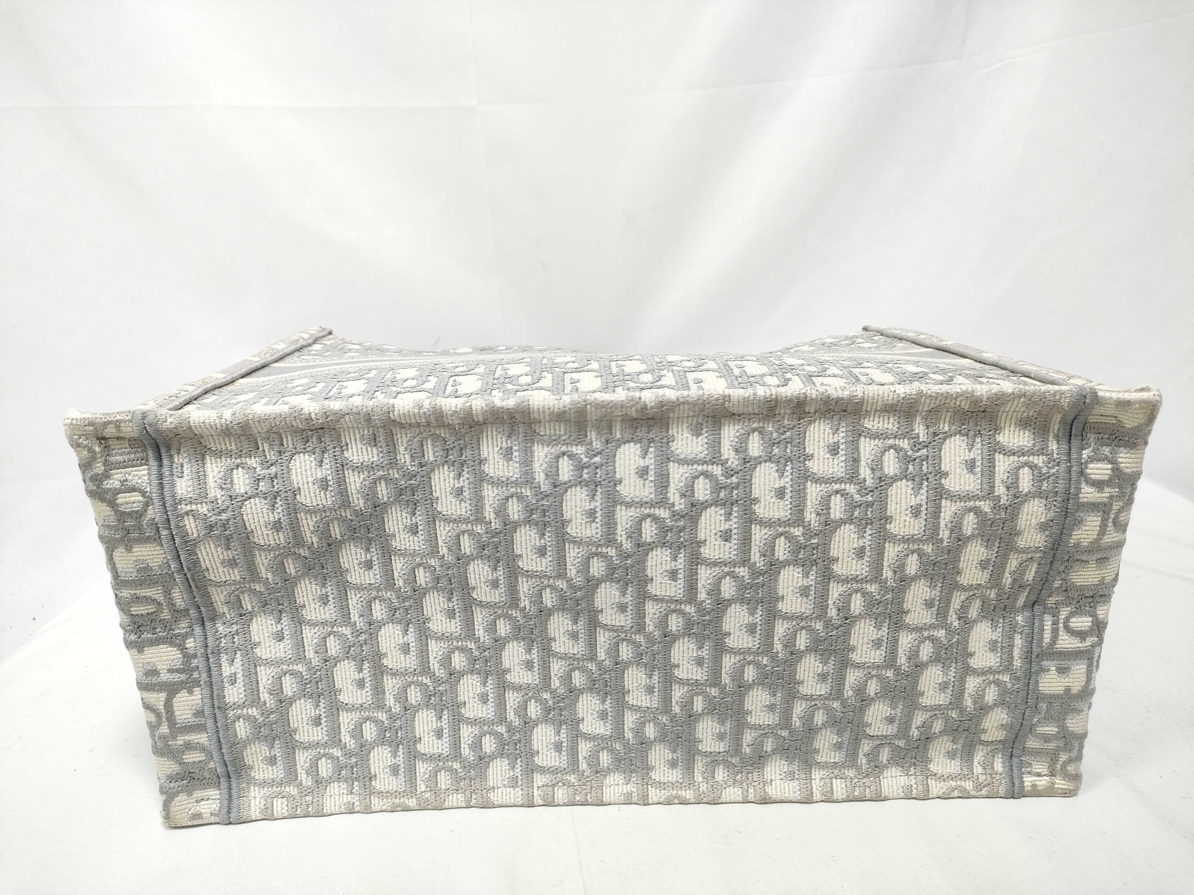 Oblique Book Tote Medium Tote Bag — view 3