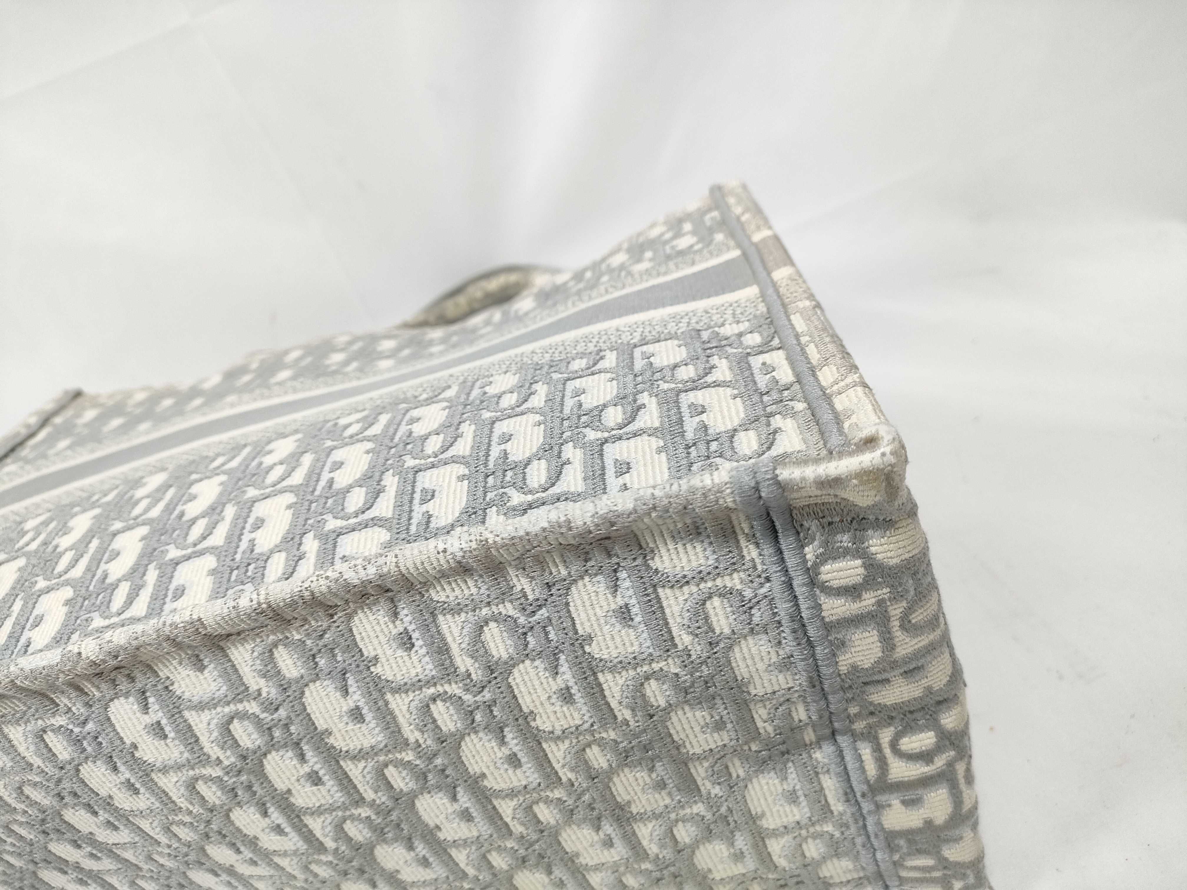 Oblique Book Tote Medium Tote Bag — view 4