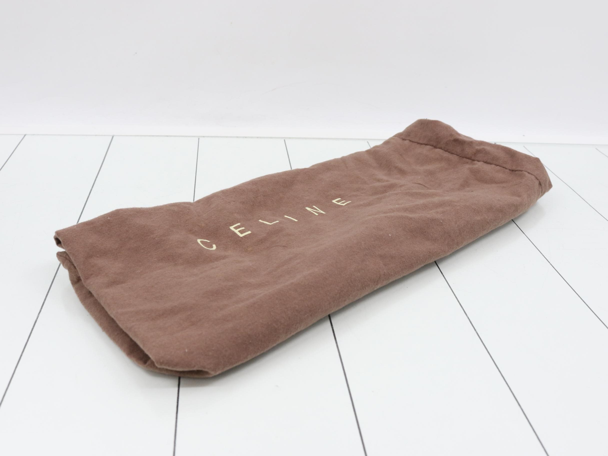 Carriage-shaped tote bag with charm — view 7