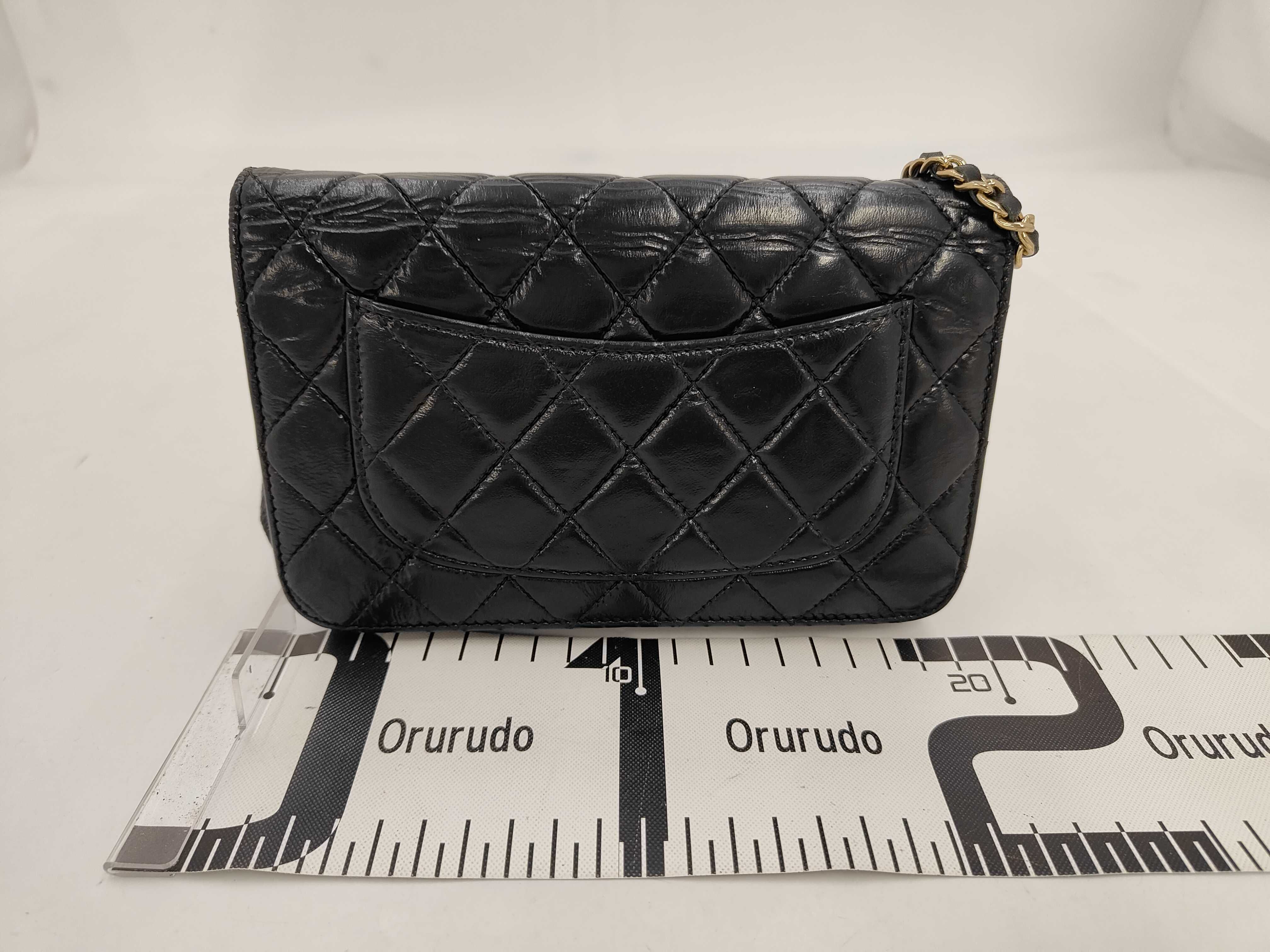 Matelassé Gold Hardware Pearl Chain Wallet Black (Serial Number 27) Shoulder Bag — view 2