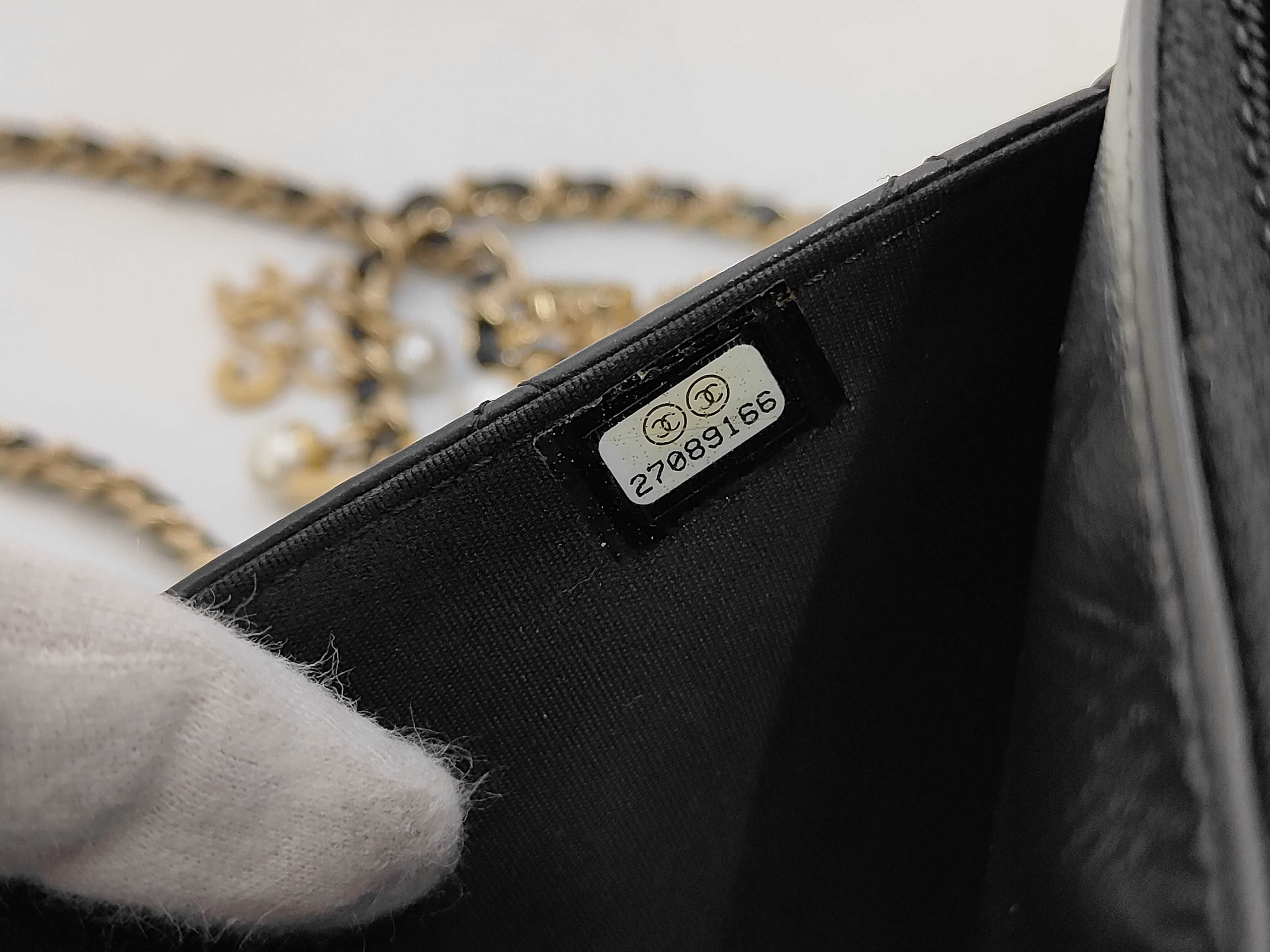 Matelassé Gold Hardware Pearl Chain Wallet Black (Serial Number 27) Shoulder Bag — view 12