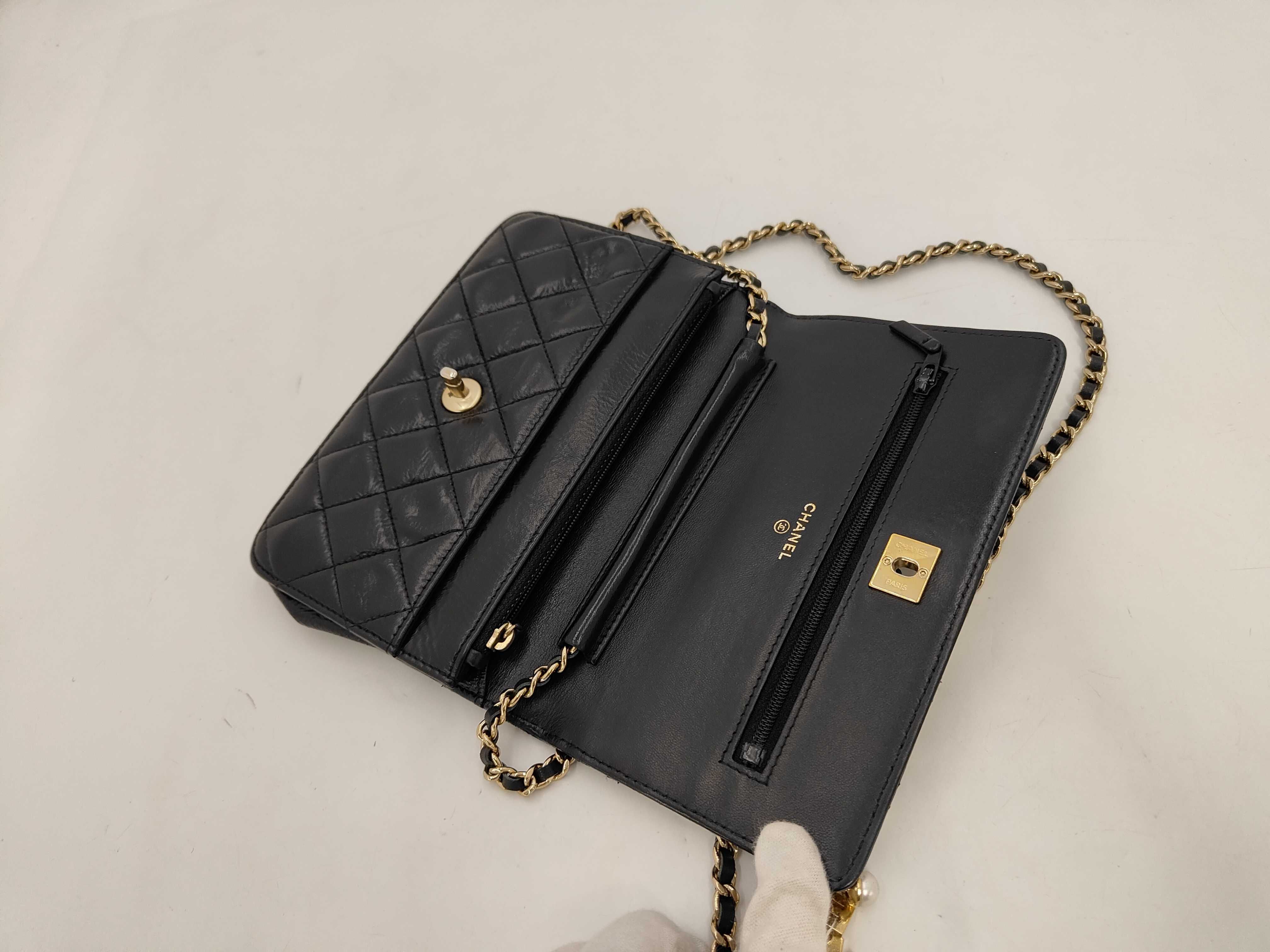 Matelassé Gold Hardware Pearl Chain Wallet Black (Serial Number 27) Shoulder Bag — view 8