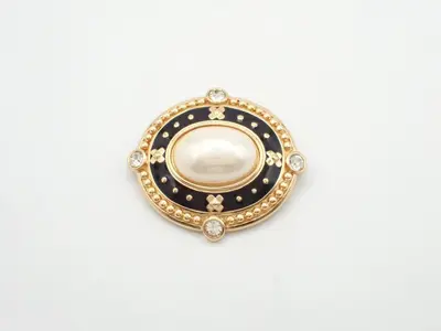 brooch