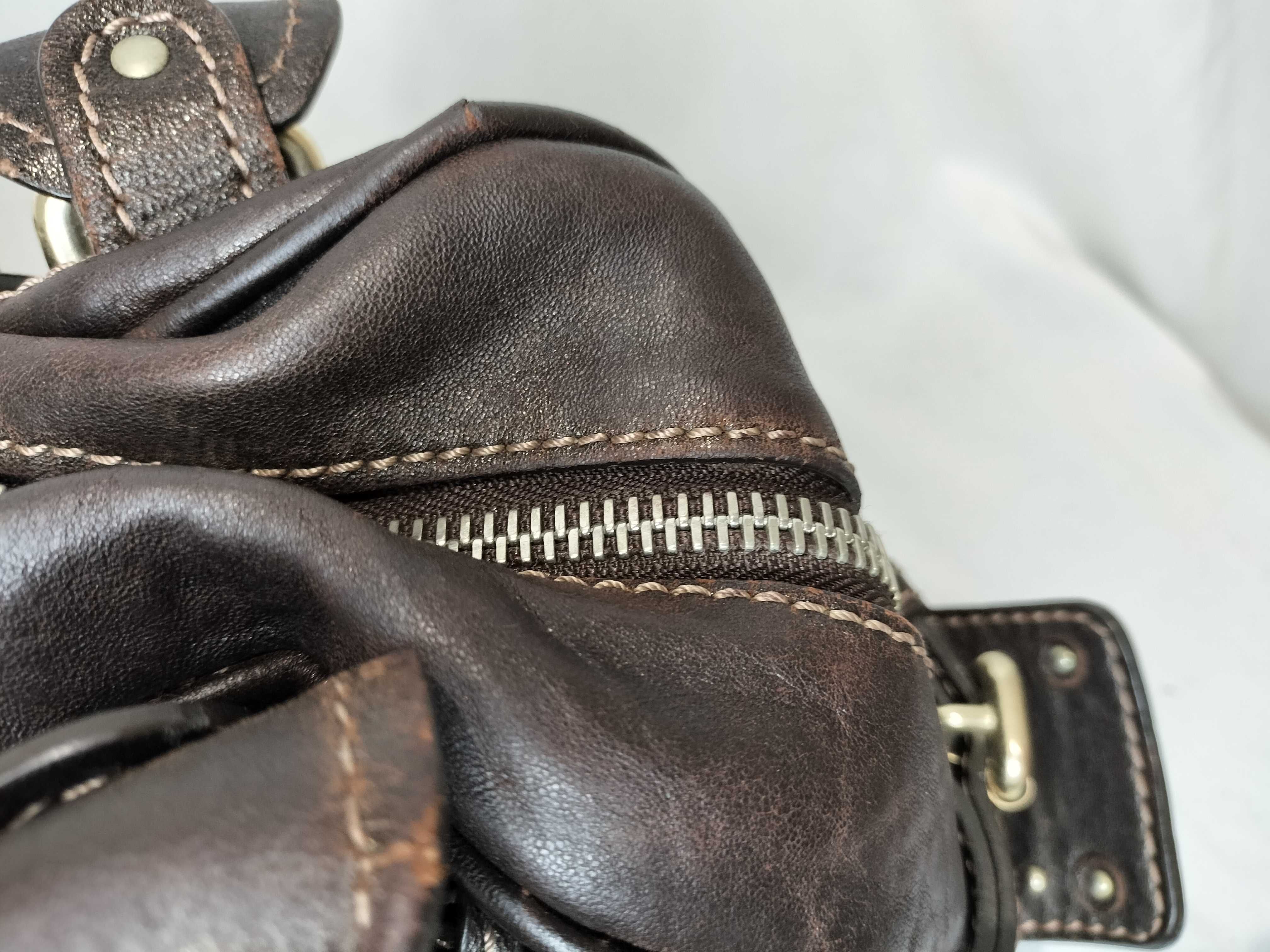 Paddington handbag with padlock and key — view 9