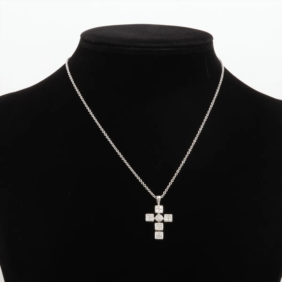 Lucia Diamond Necklace, 750 (WG), 13.2g. Minor chips on stones, — view 5