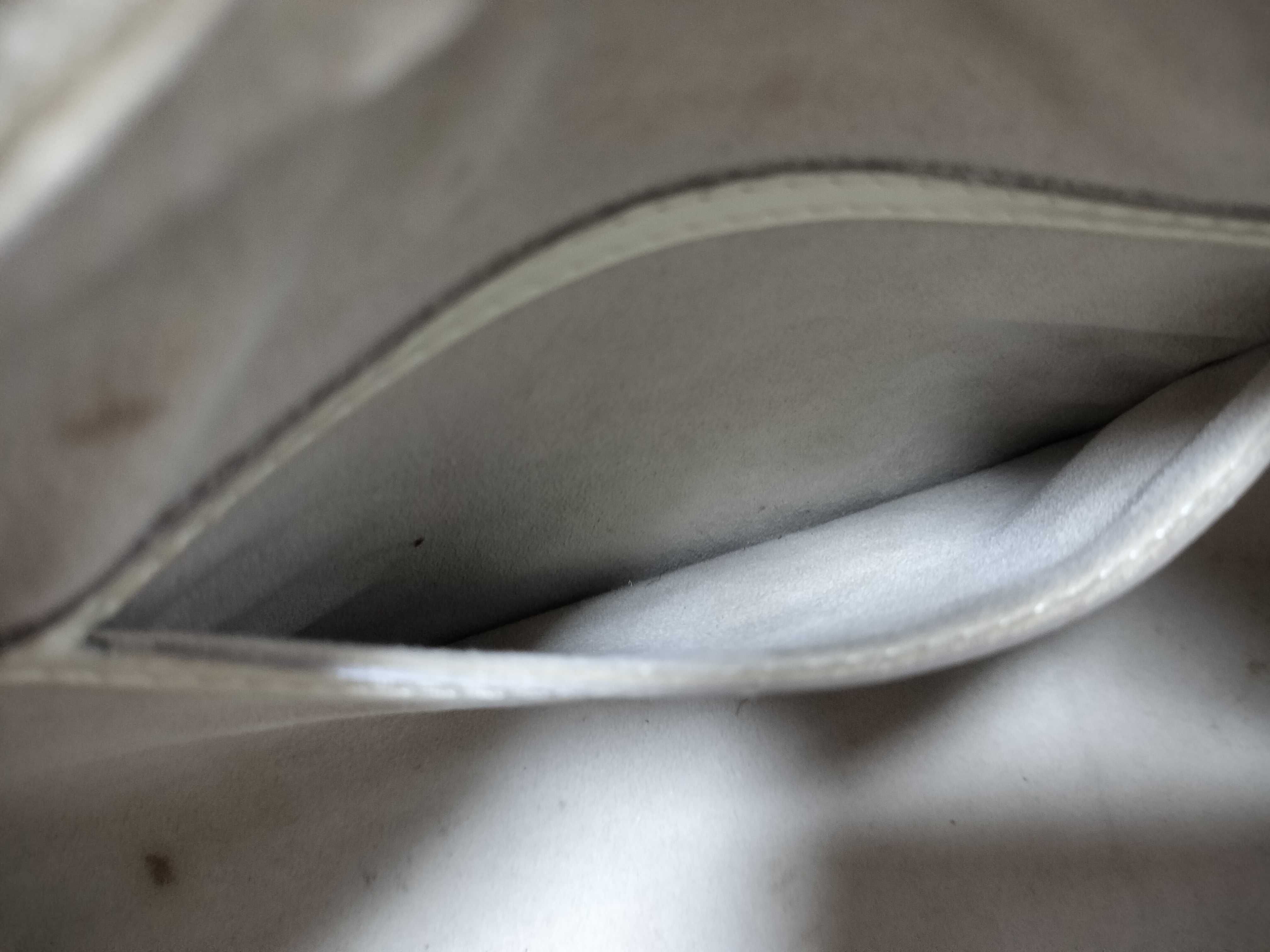 Epi / Epi / Handbag / Leather Handbag — view 12
