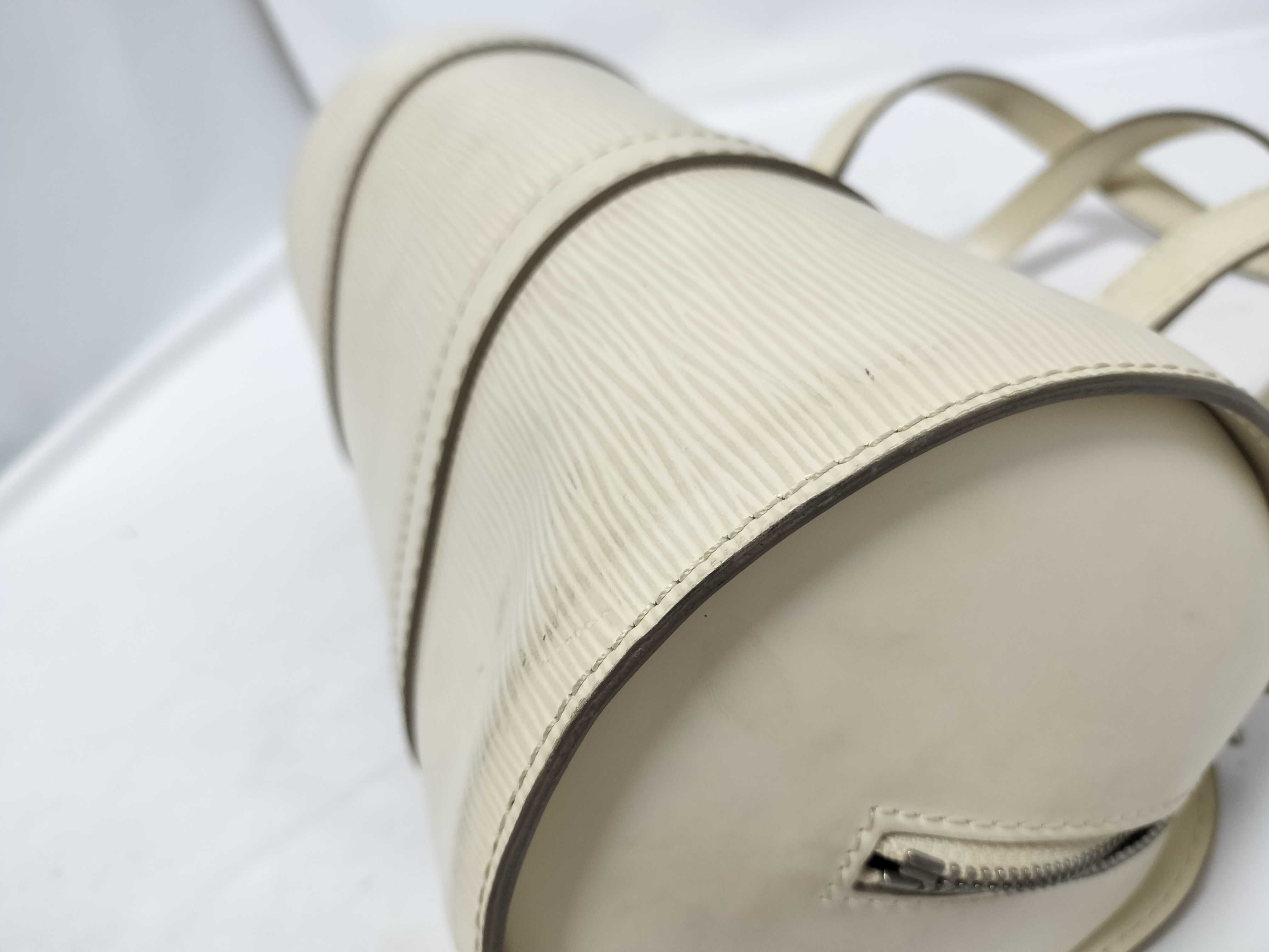 Epi / Epi / Handbag / Leather Handbag — view 8