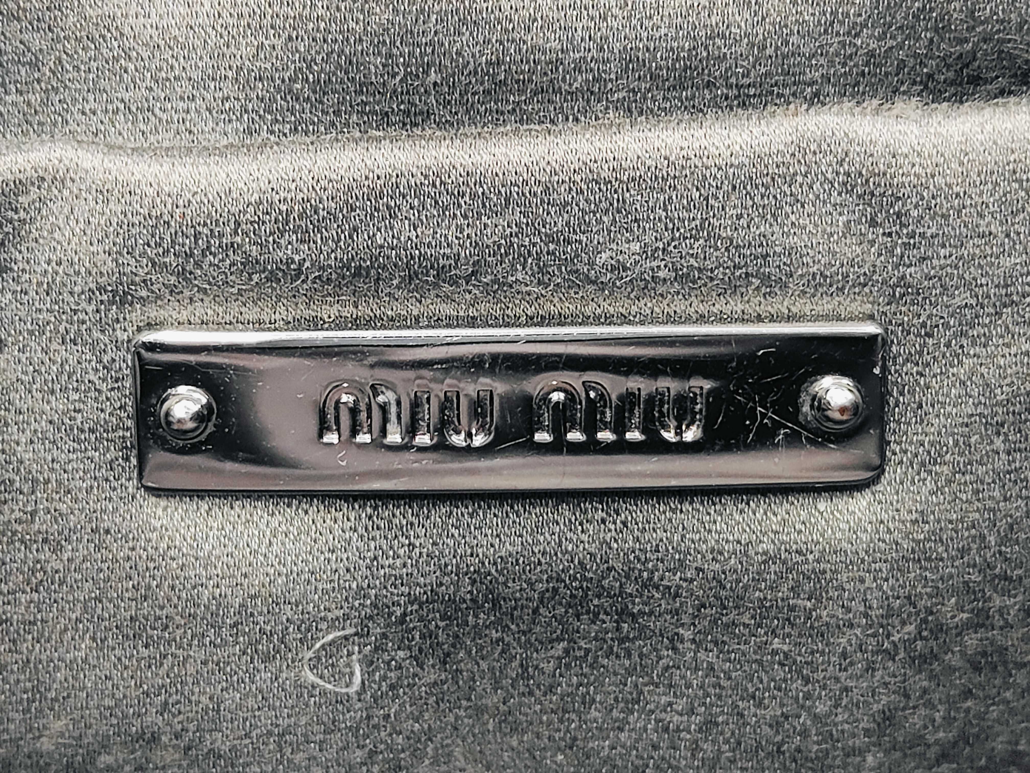 leather shoulder bag, gray. — view 9