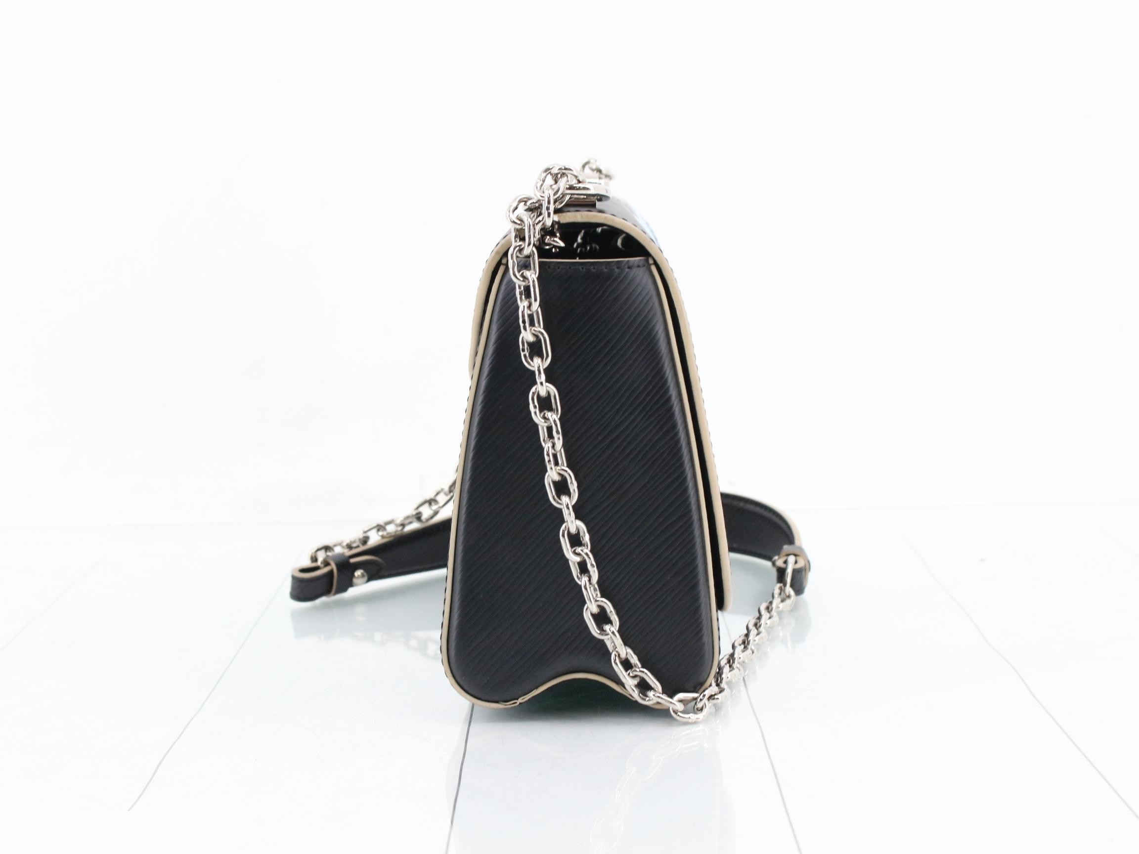 Twist MM Shoulder Bag — view 4