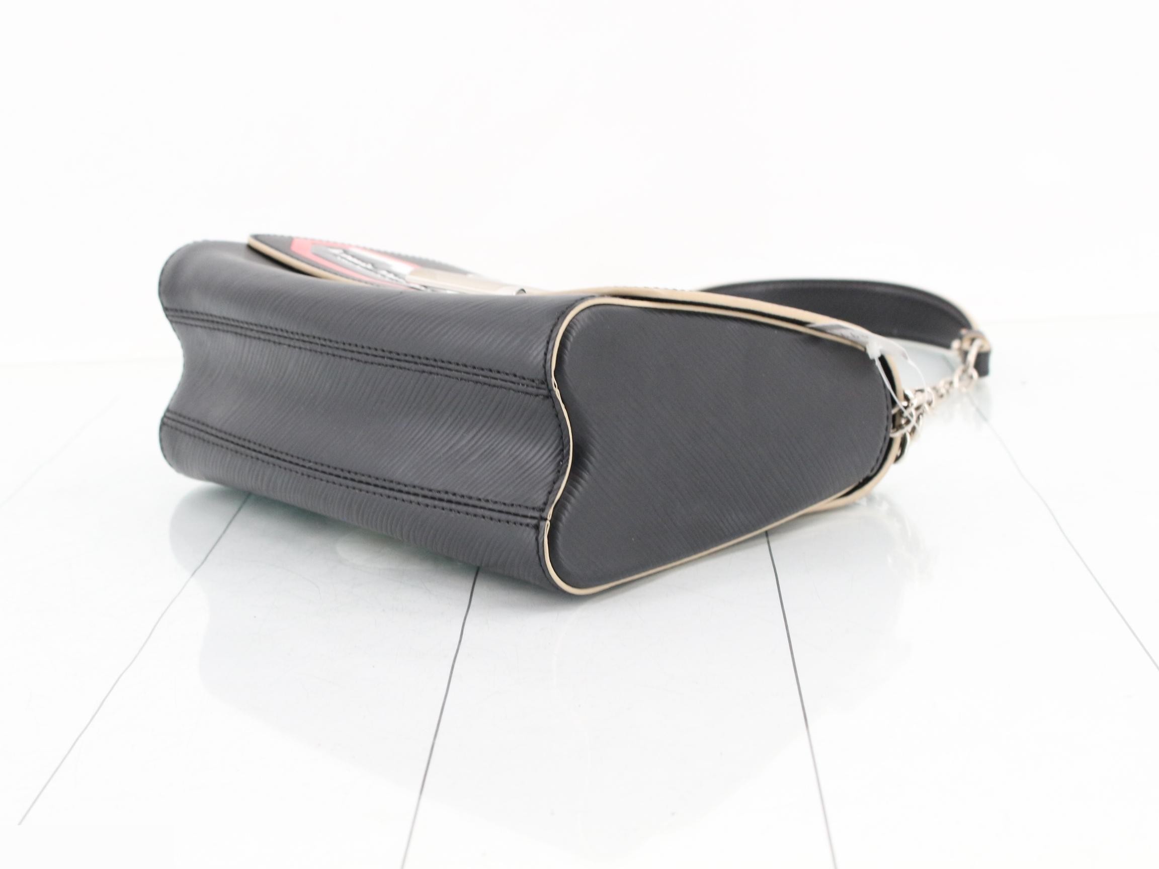 Twist MM Shoulder Bag — view 6