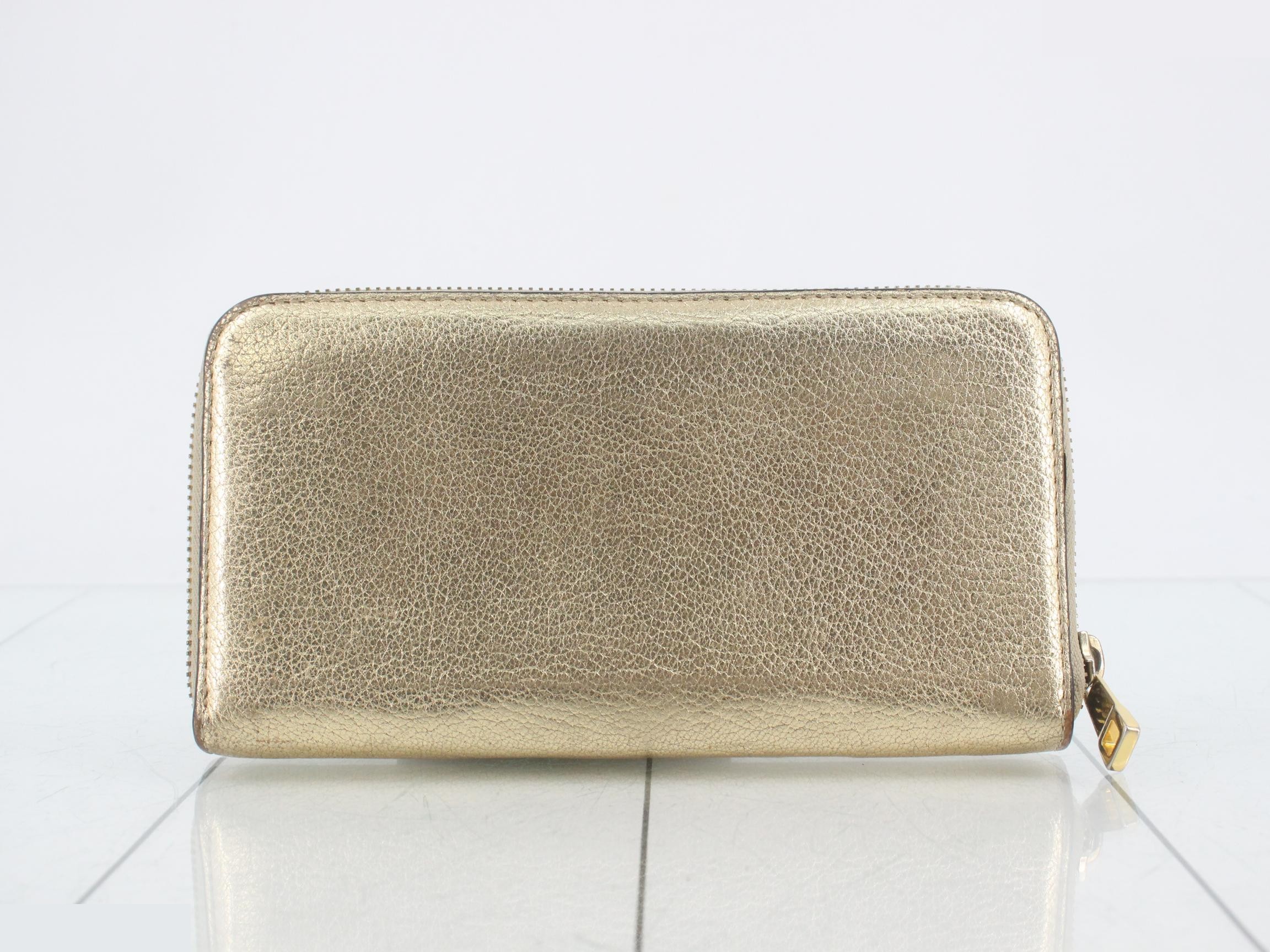 wallet — view 2