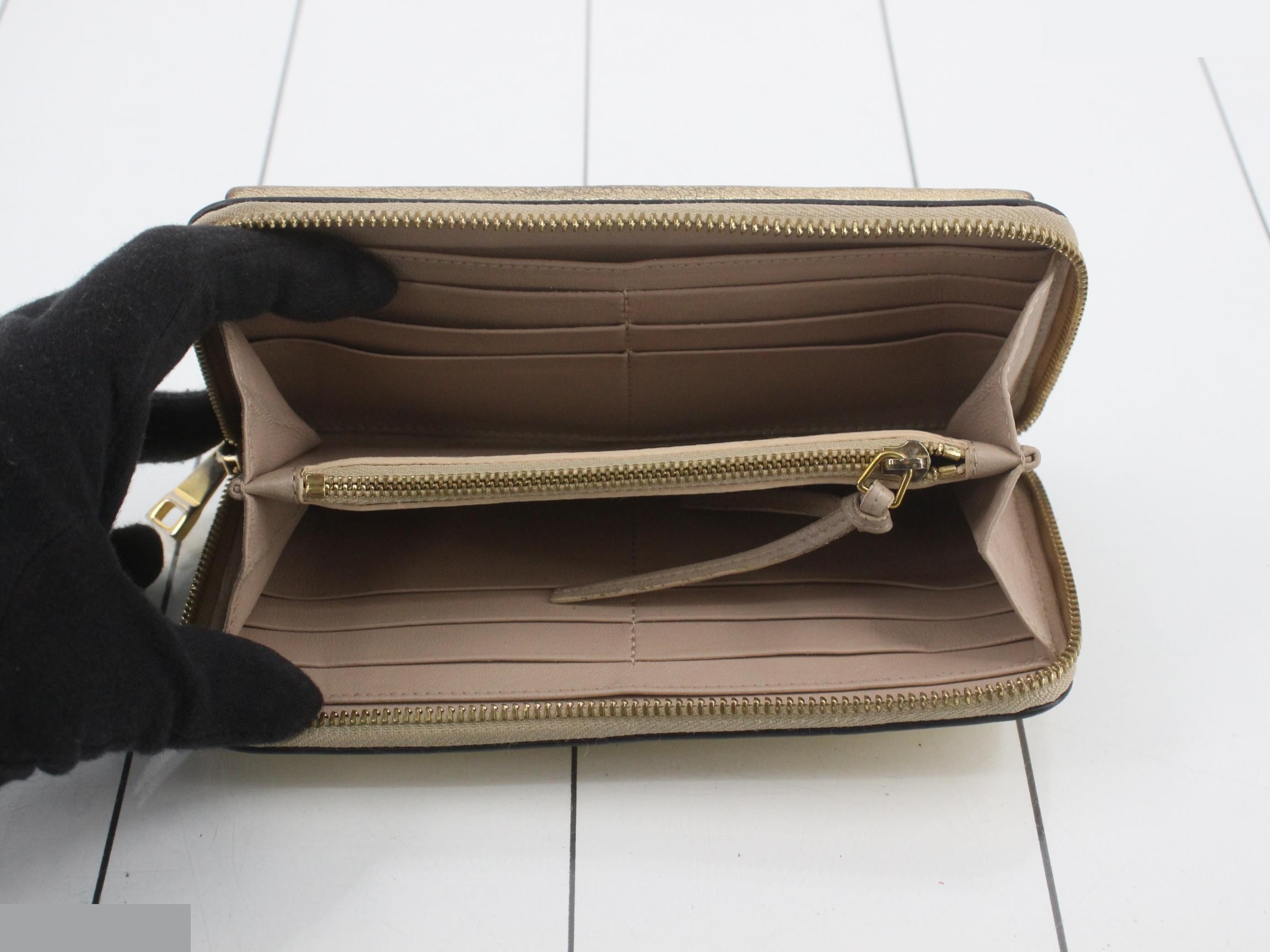 wallet — view 4