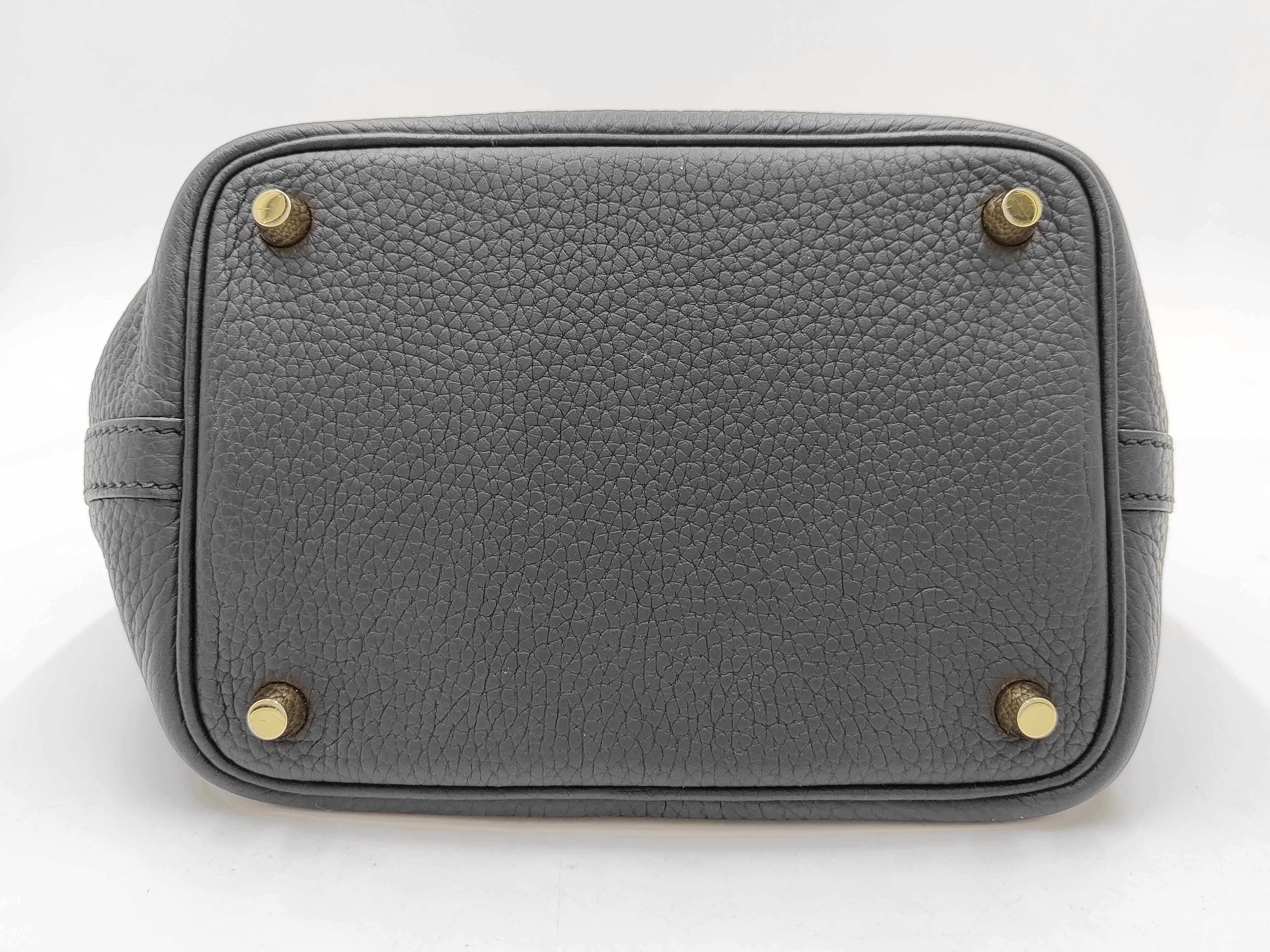 Picotin 18 Handbag, U-stamp, Gold Hardware, Padlock, Keys x2 — view 8