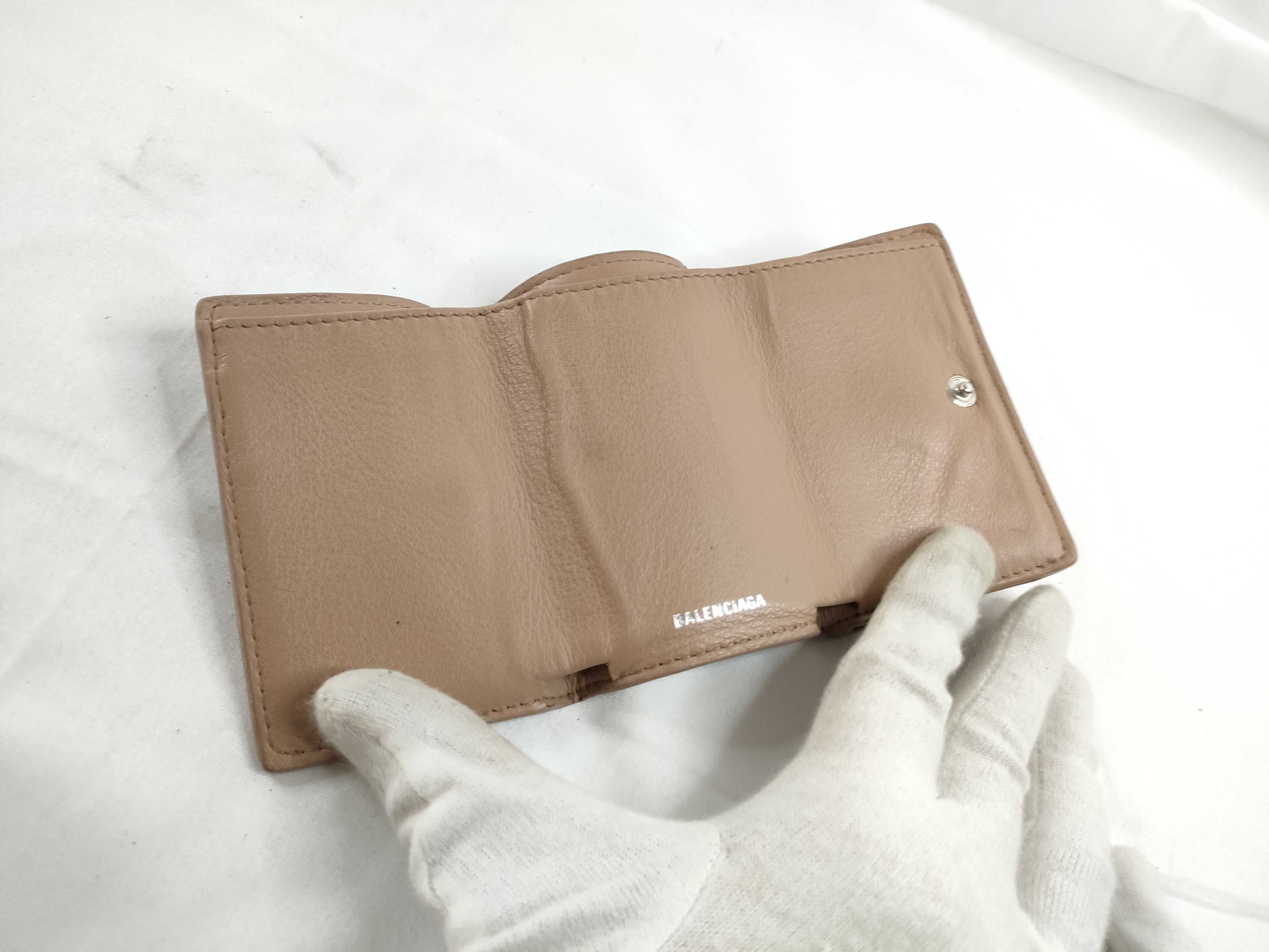 folding wallet, pink wallet — view 8