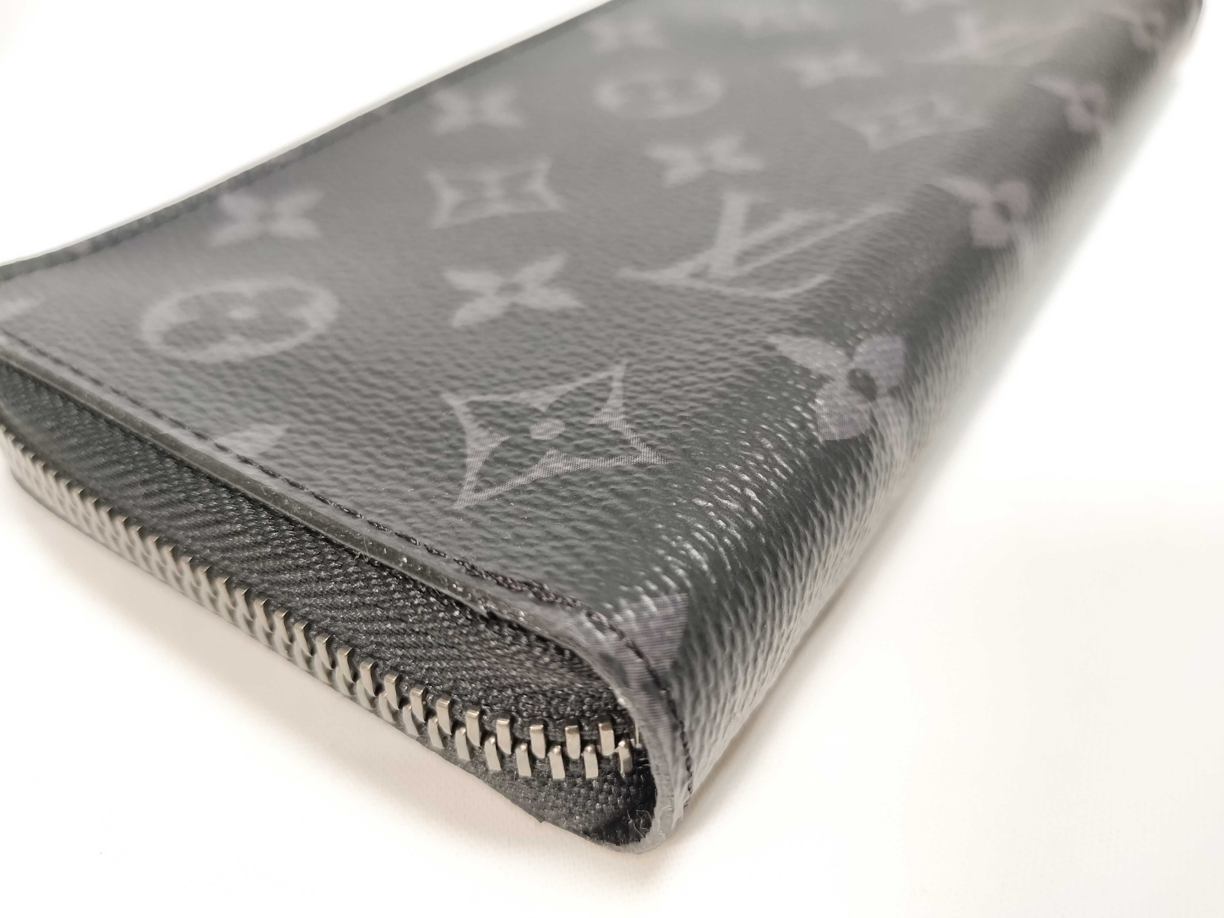 Vertical Eclipse Wallet — view 3