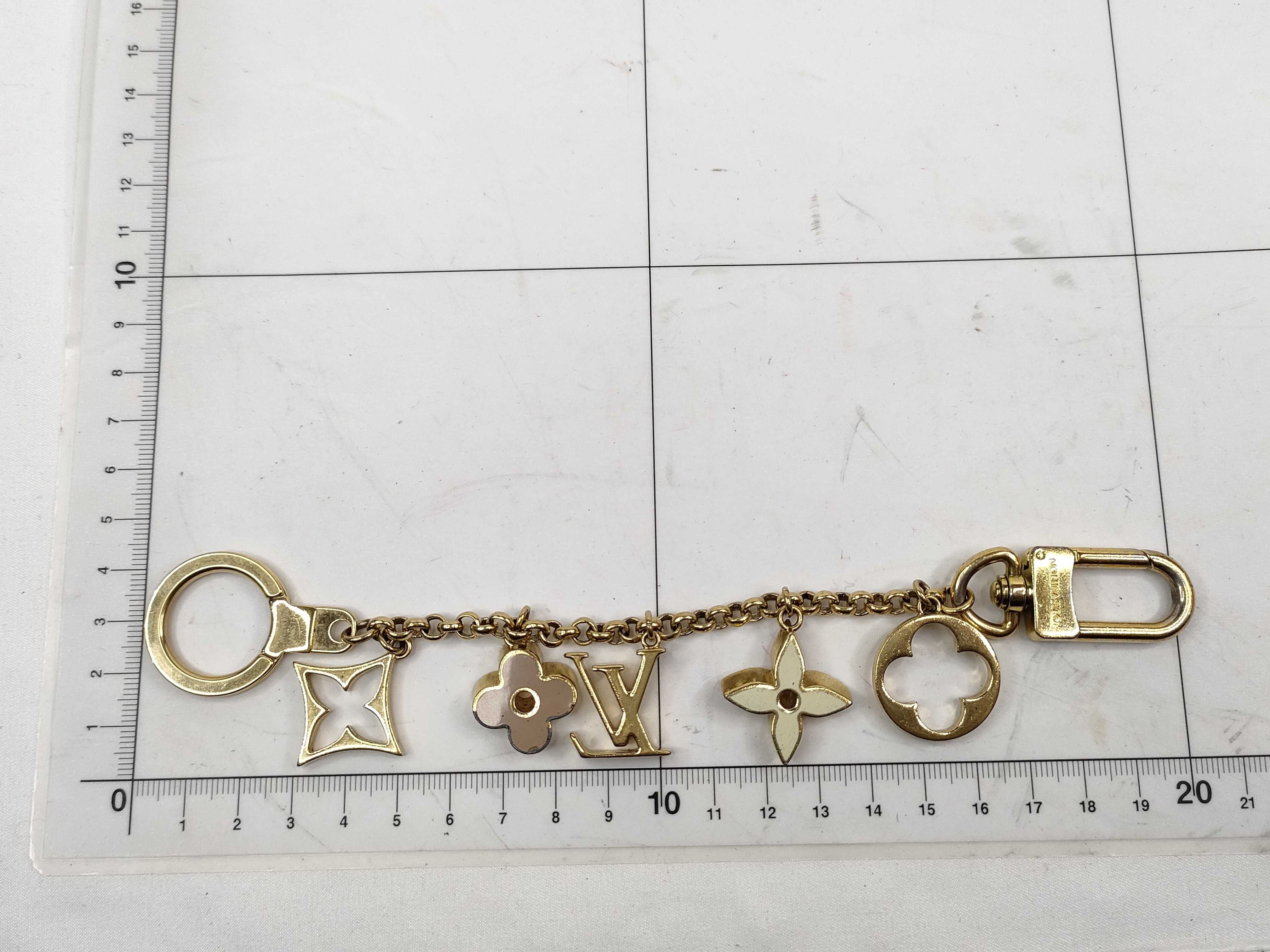 Monogram Louis Vuitton Fleur de Monogram Keychain Key Case — view 10