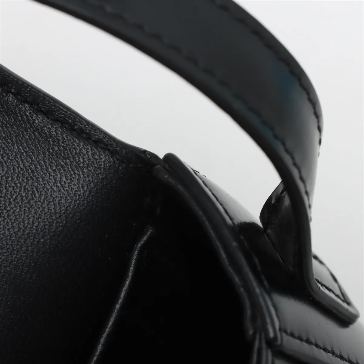 Triomphe Leather Shoulder Bag Black — view 10