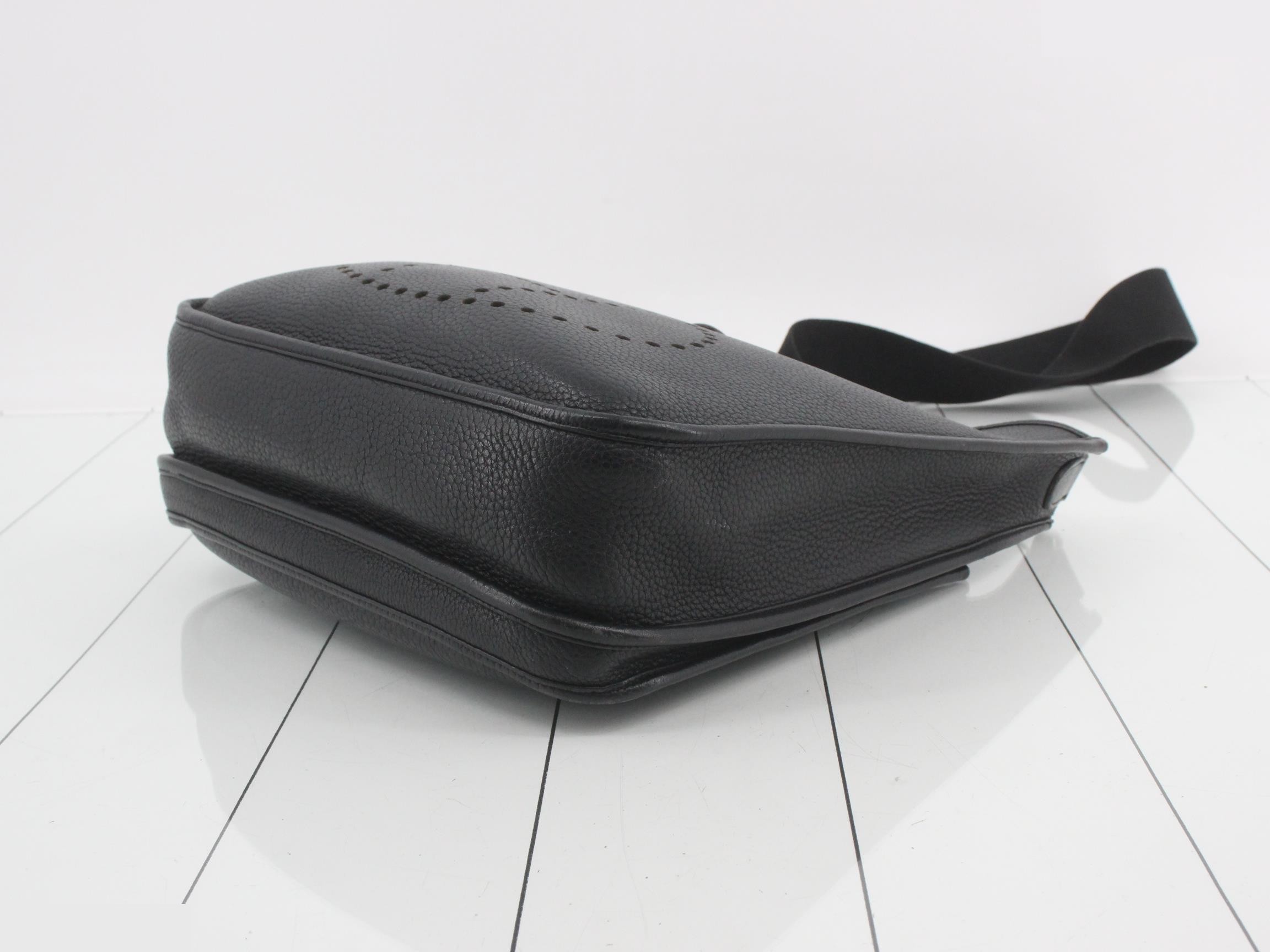 Evelyne 3 33 GM Taurillon Clemence Black Silver Hardware — view 6