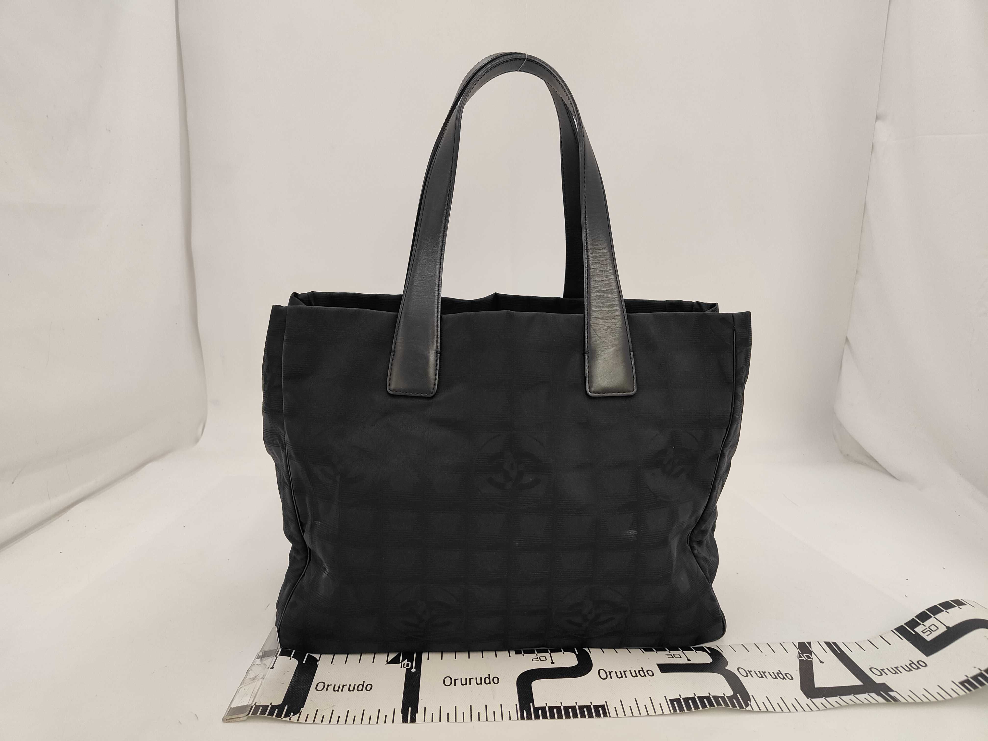 New Travel Tote Bag, Black, Series 8, Item Number 8375371 — view 2