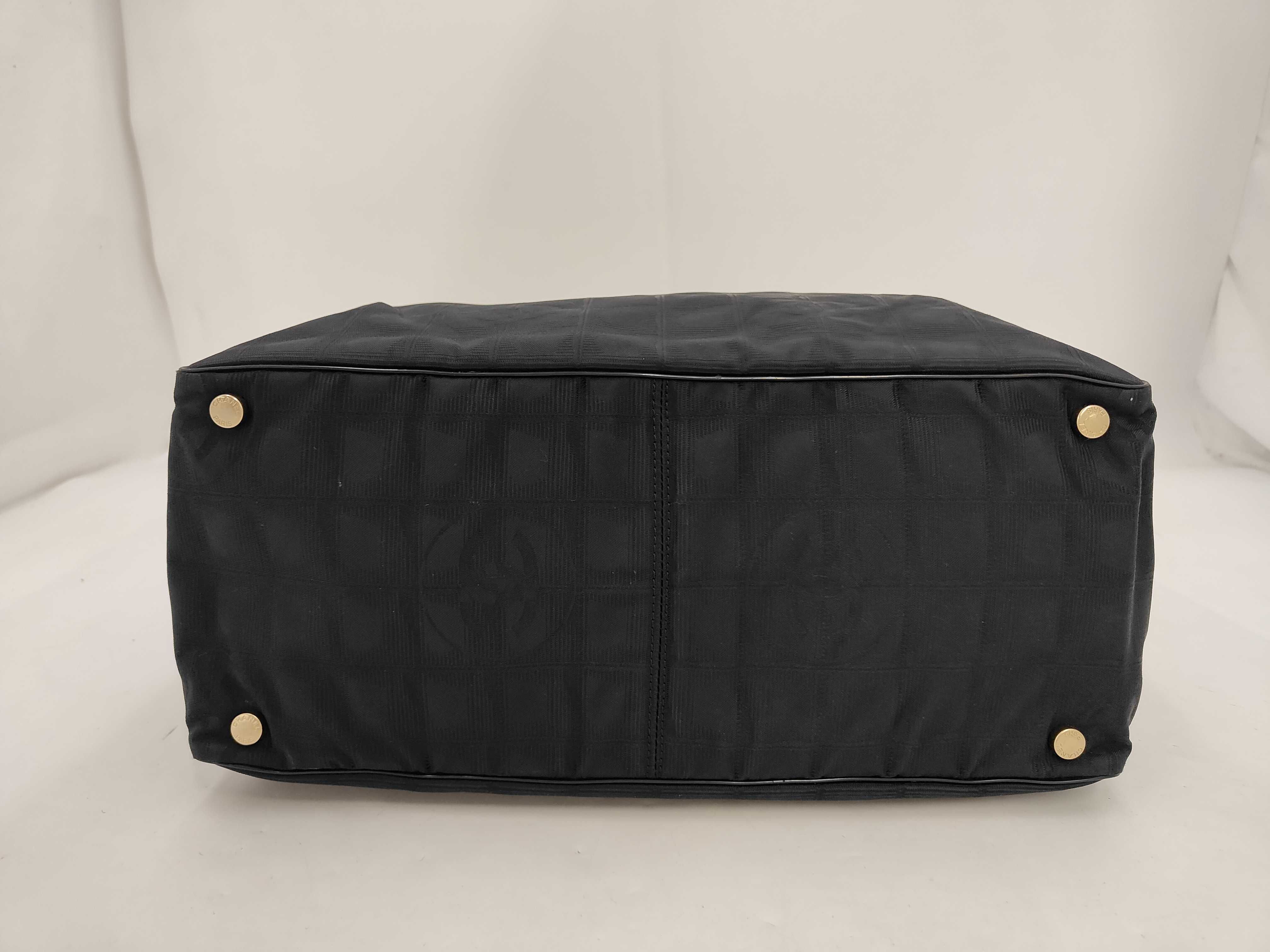 New Travel Tote Bag, Black, Series 8, Item Number 8375371 — view 4