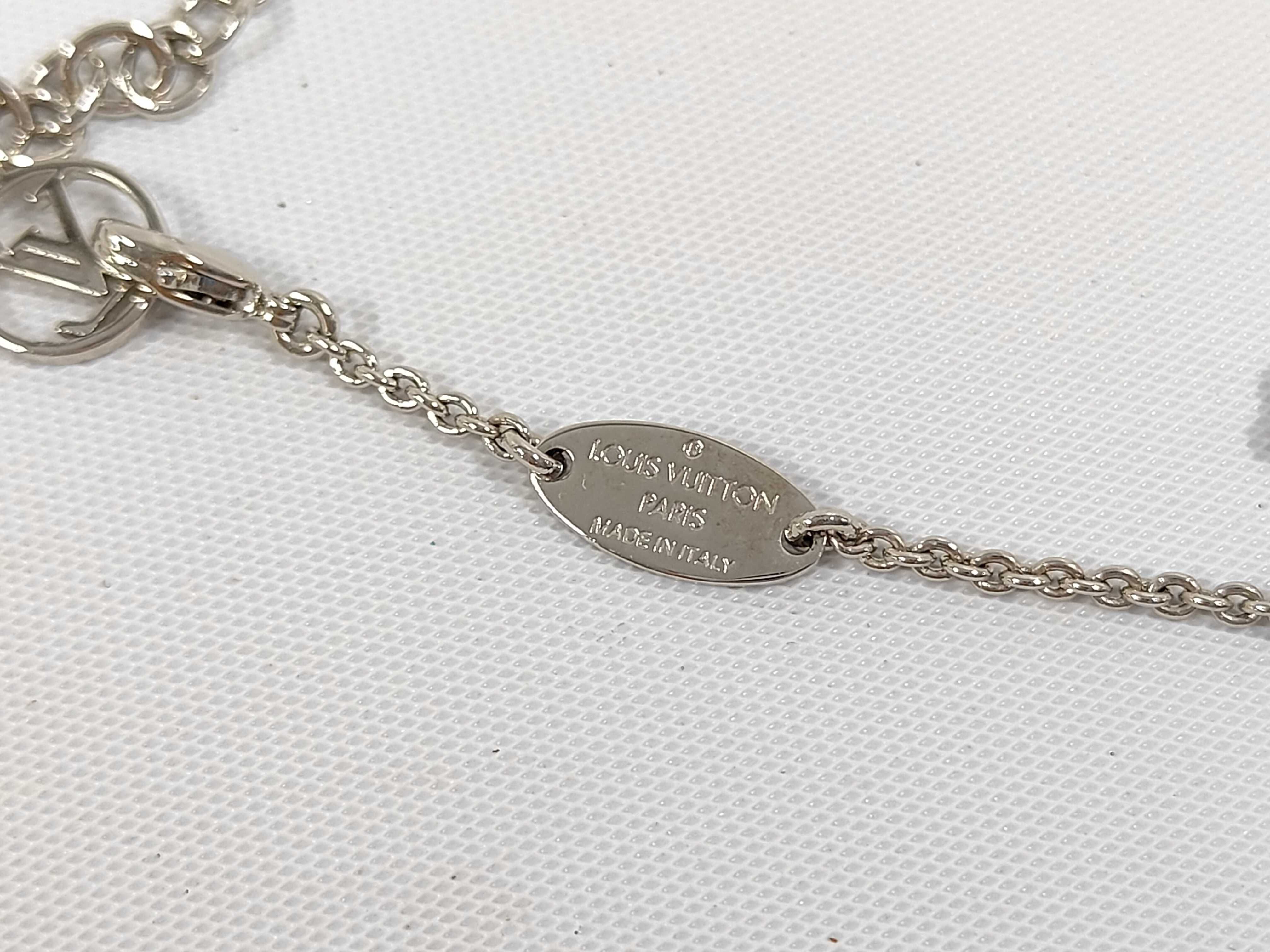 Essential V / M63197 / LE3272 / Necklace — view 5
