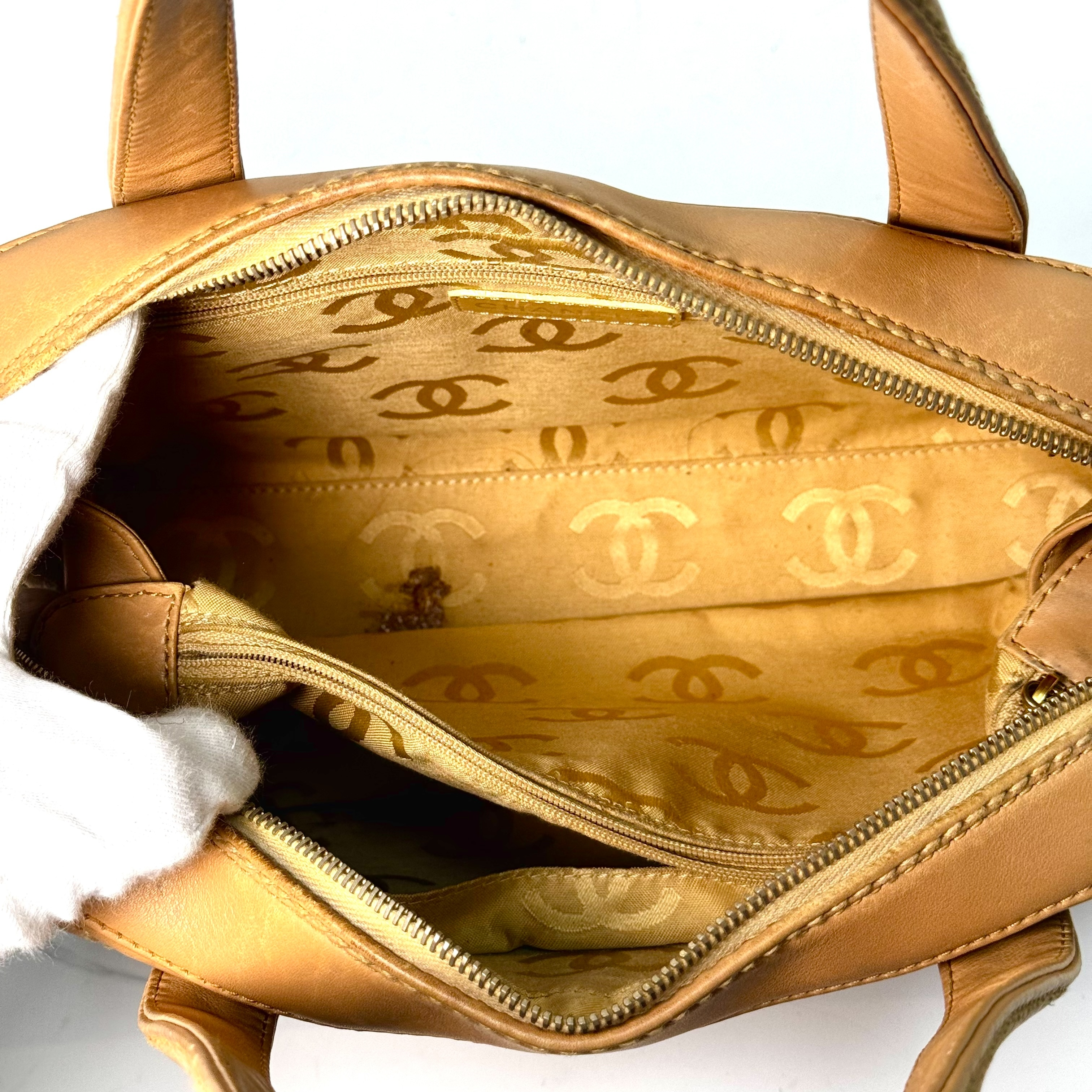 Wild Stitch / 8880240 / Handbag / Leather Handbag Beige Handbag — view 4