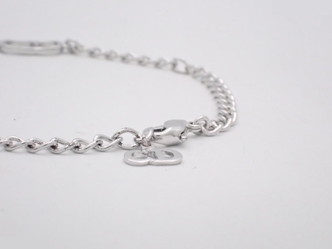 Other items in the line: Precious metal bracelets and bangles (metal), total length approximately 23 cm. — view 3