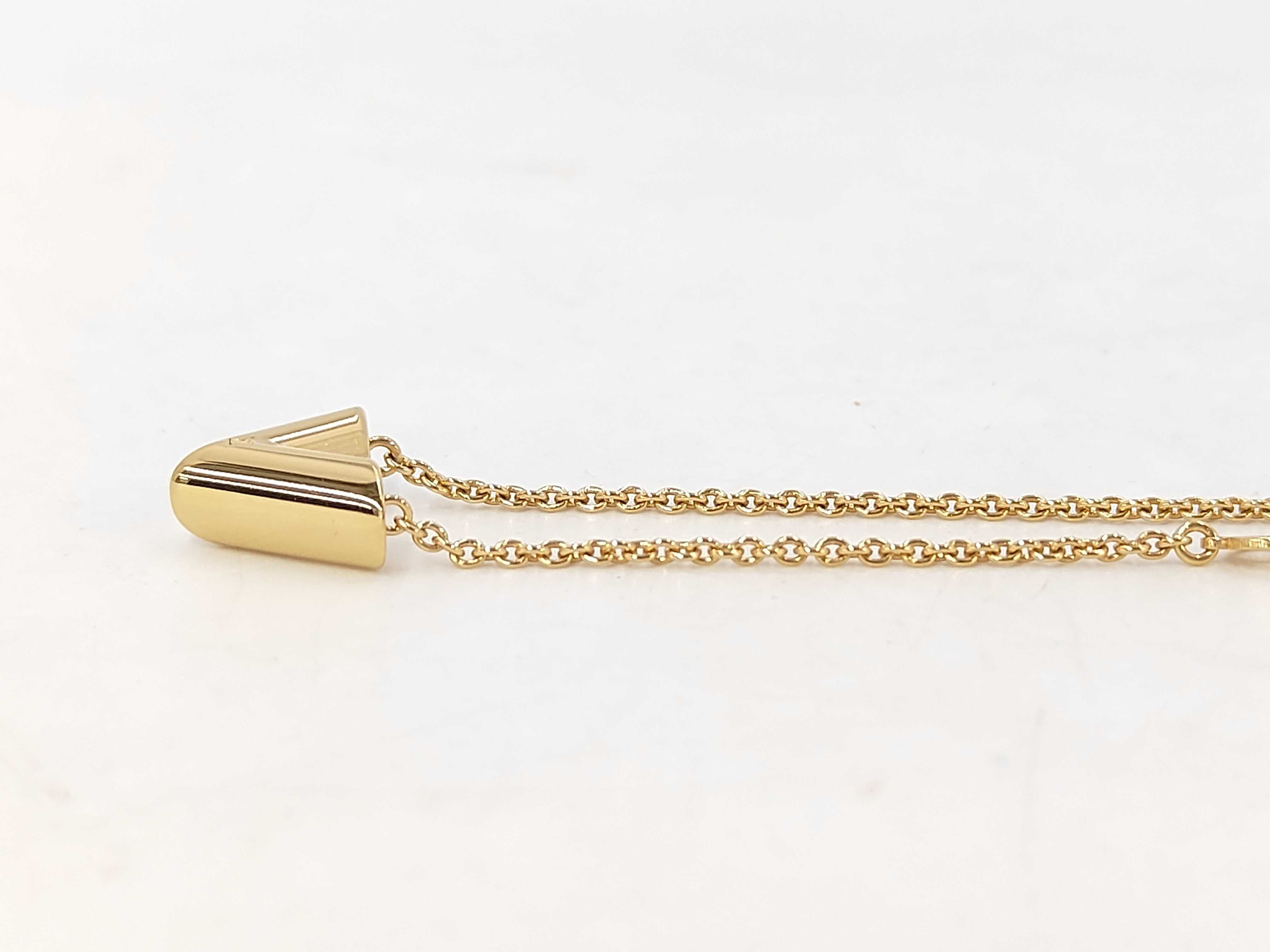 M00857 Essential V Necklace — view 2