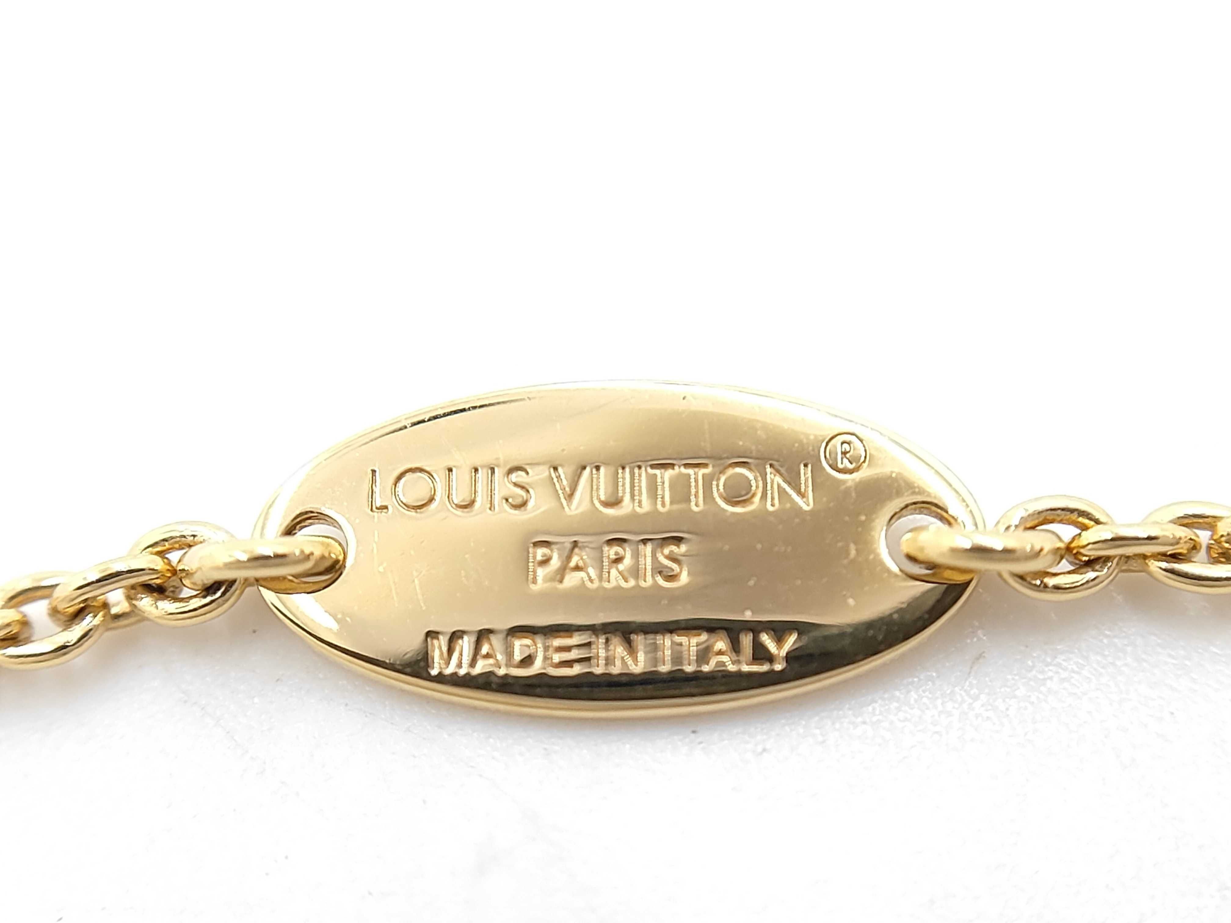 M00857 Essential V Necklace — view 5