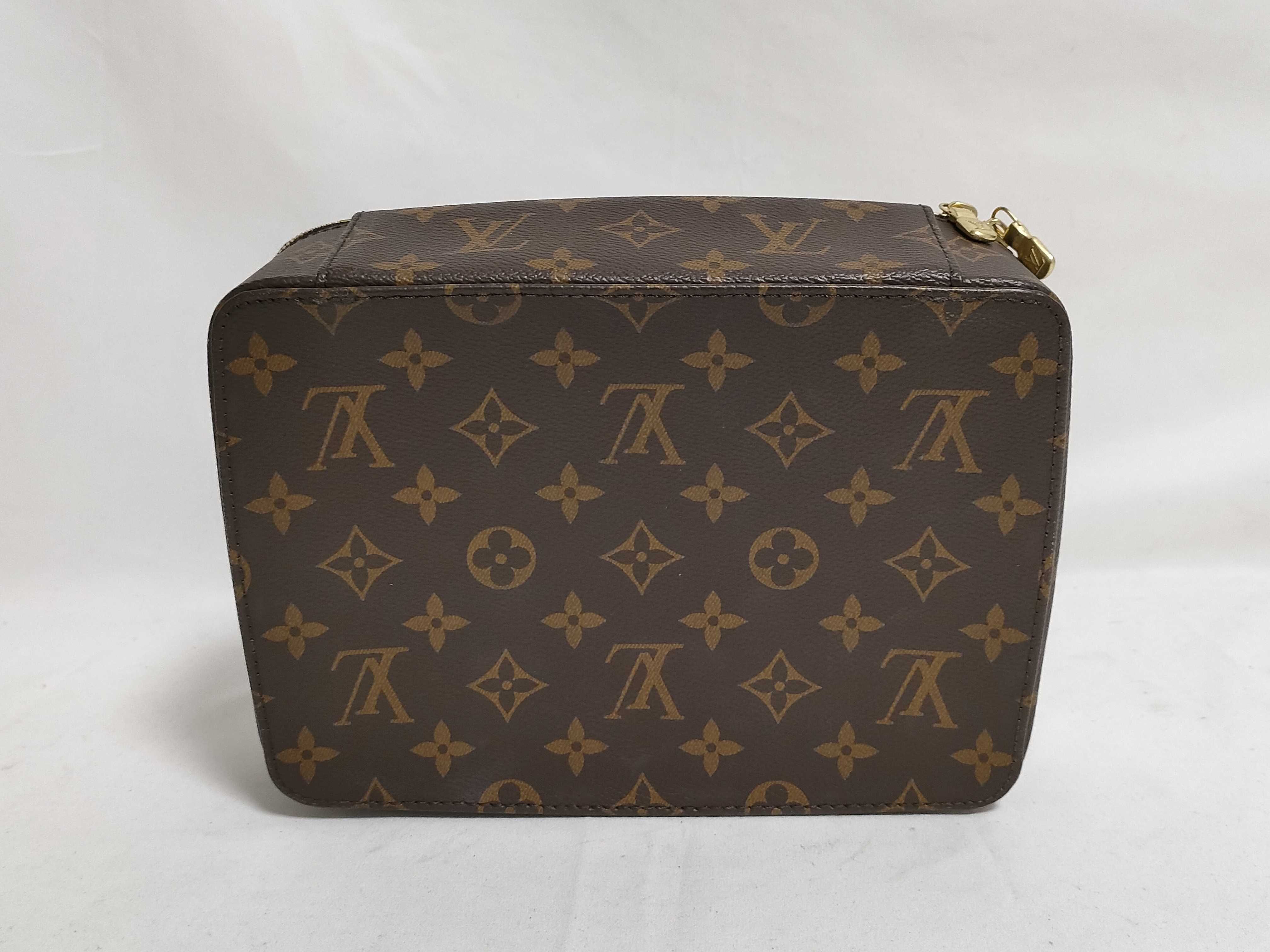 Monogram DU- Monogram Nice Toiletry Pouch PM M43449 Brown Serial Unknown Vanity Bag — view 3