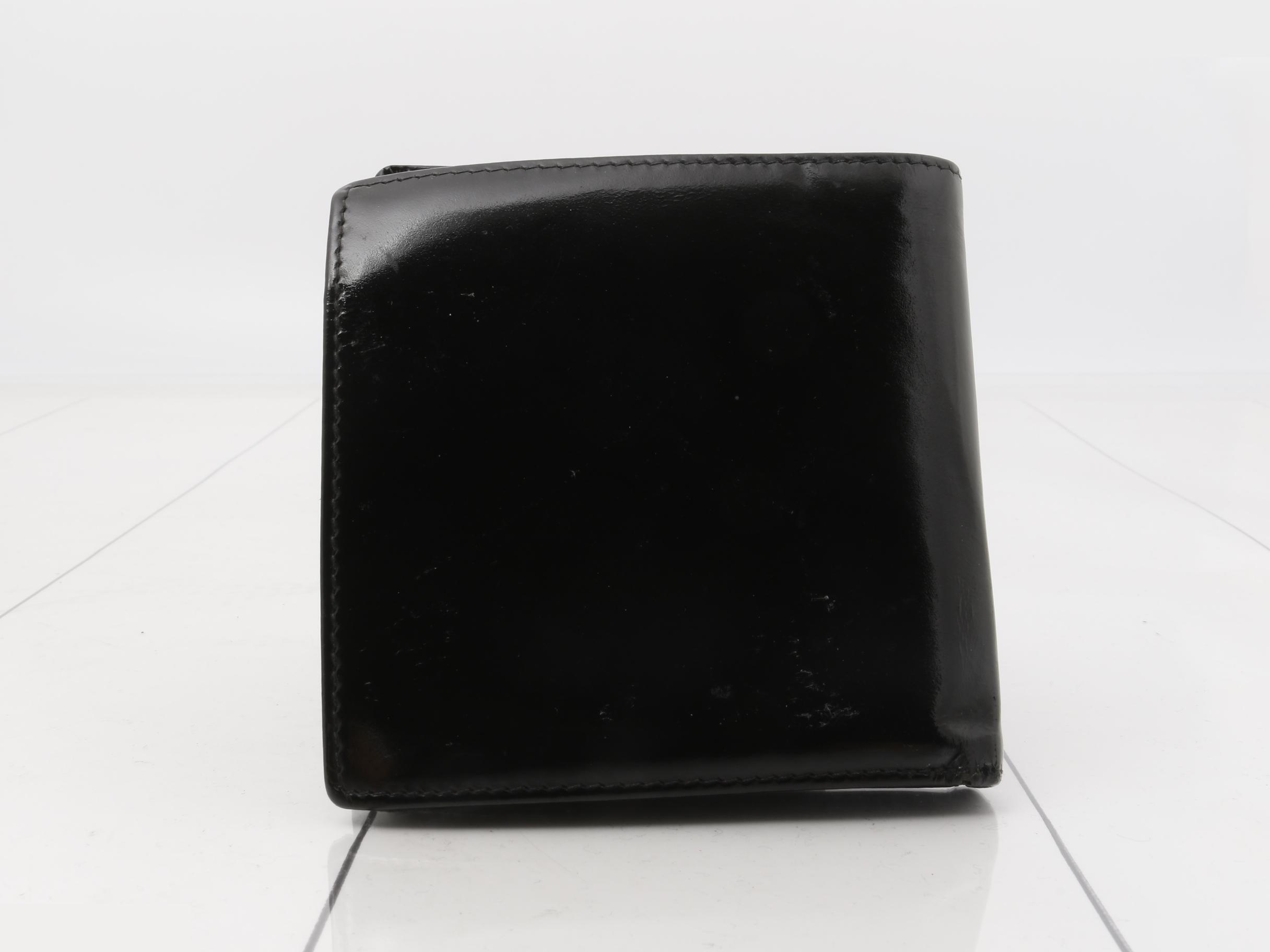 bi-fold wallet — view 2