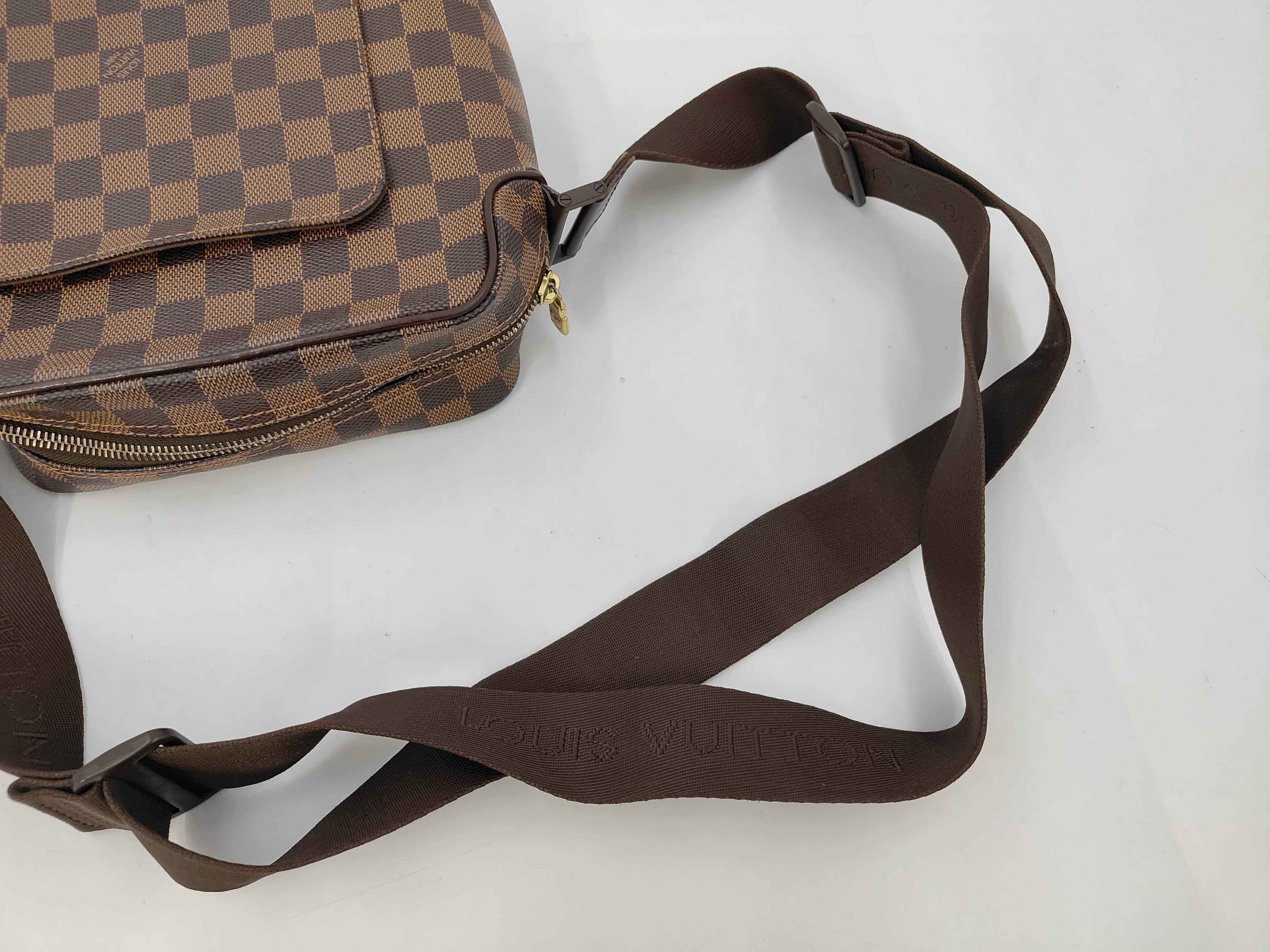 LV Shoulder Bag — view 5