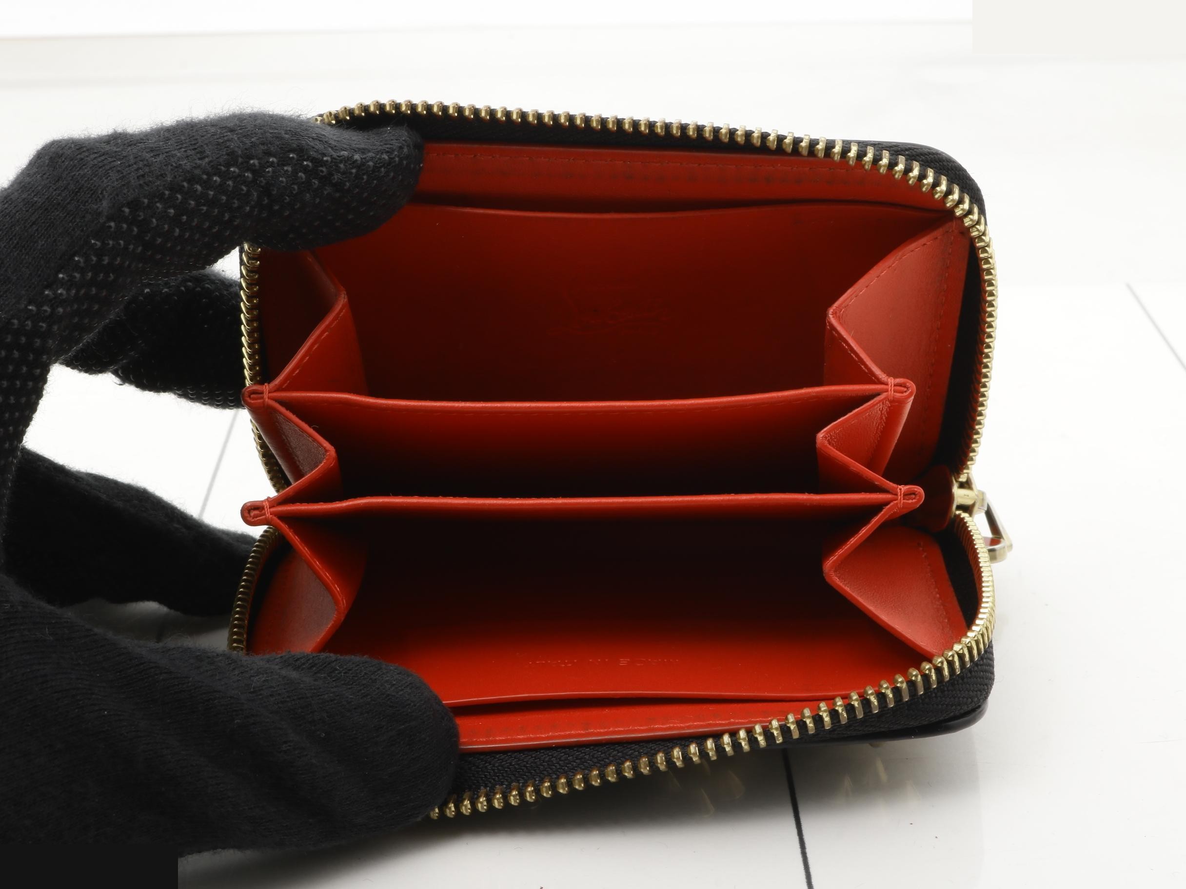 Other lines: Bags and Wallets — view 4