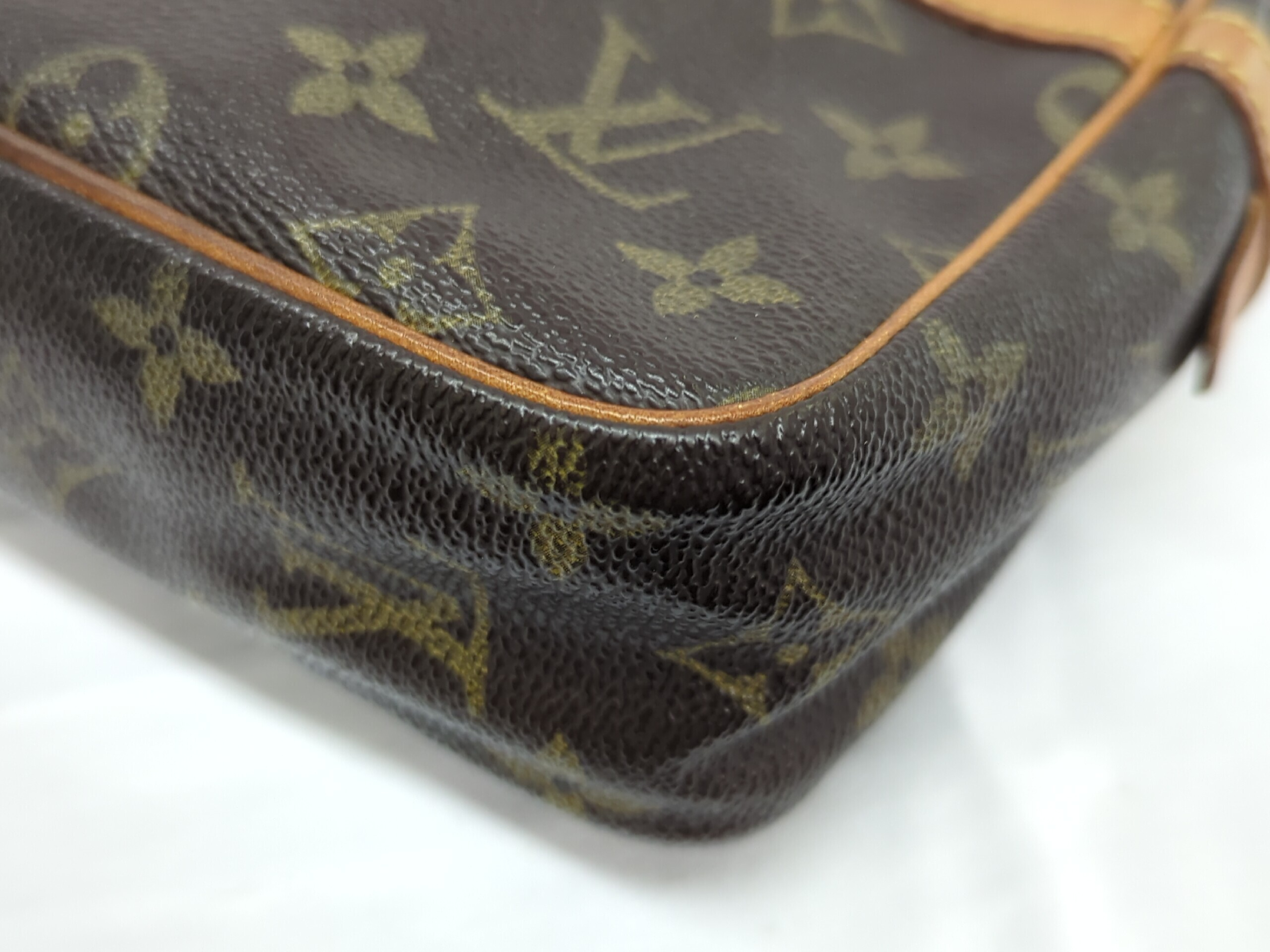 M51847 Monogram Compiegne Clutch Bag — view 4