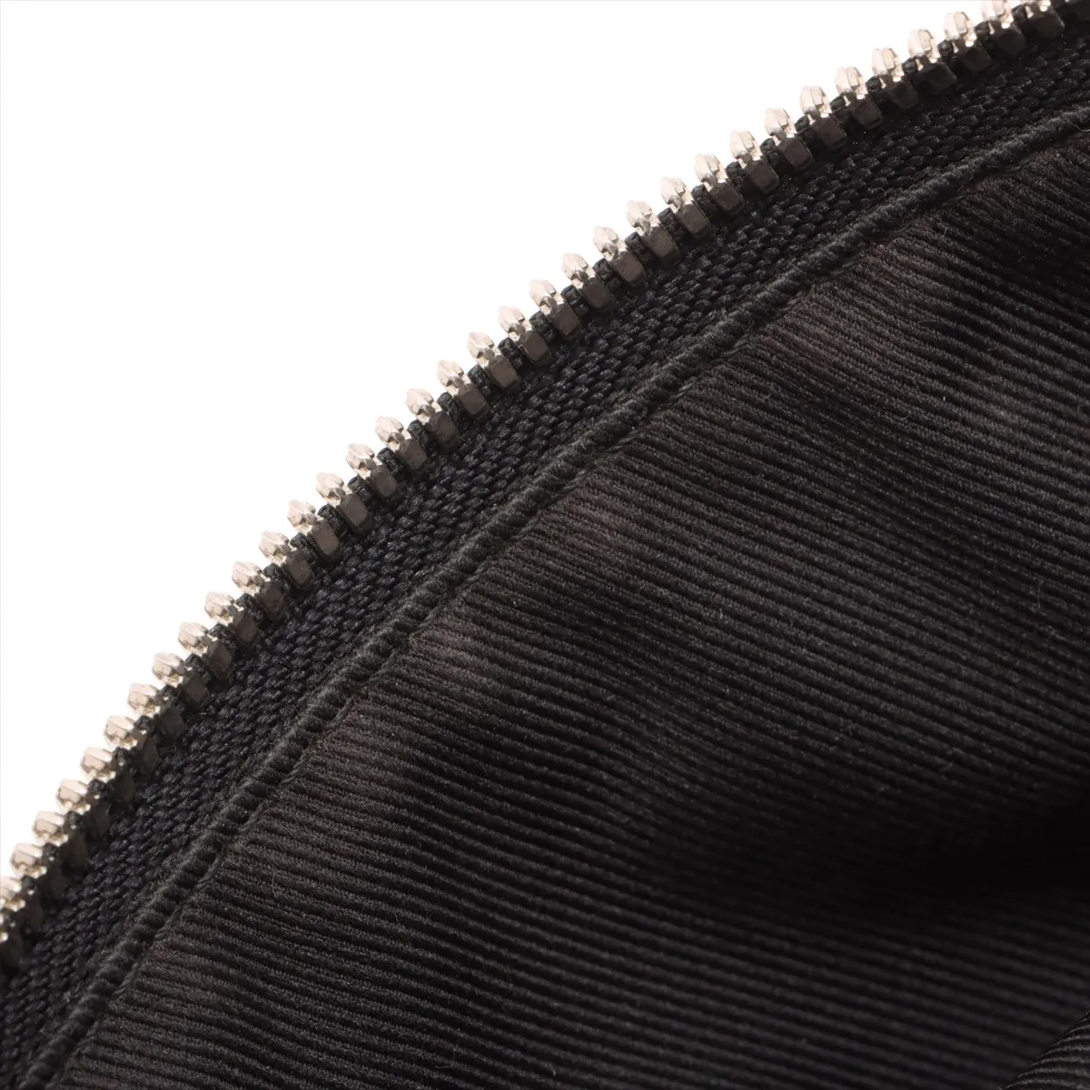 Monogram Giant Discovery Bum Bag NM M57289 CA4230 Black RFID Reactive — view 9