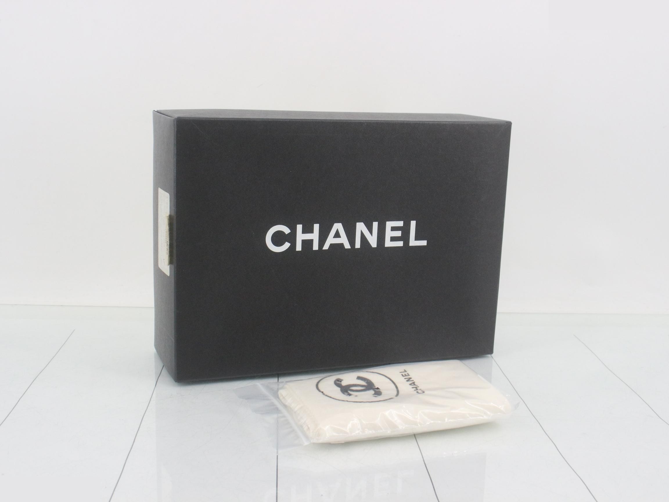 Caviar Skin (Bag) Shoulder Bag Diana White — view 7
