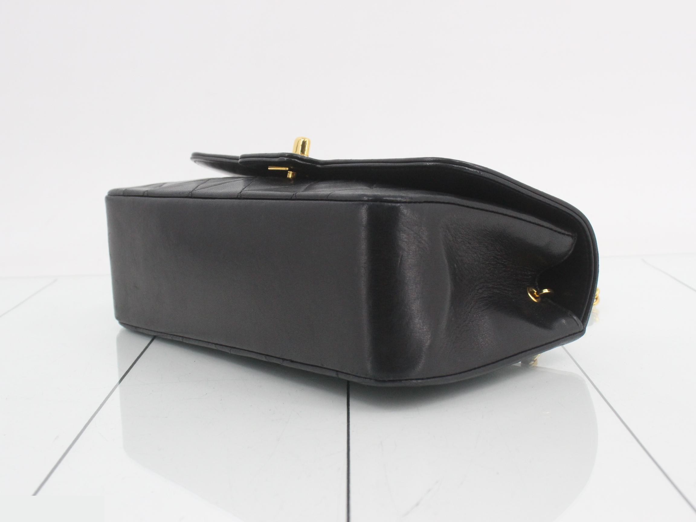 Matelassé 22 Classic Chain Shoulder Bag, Lambskin, Black, Series 2, W22 — view 6