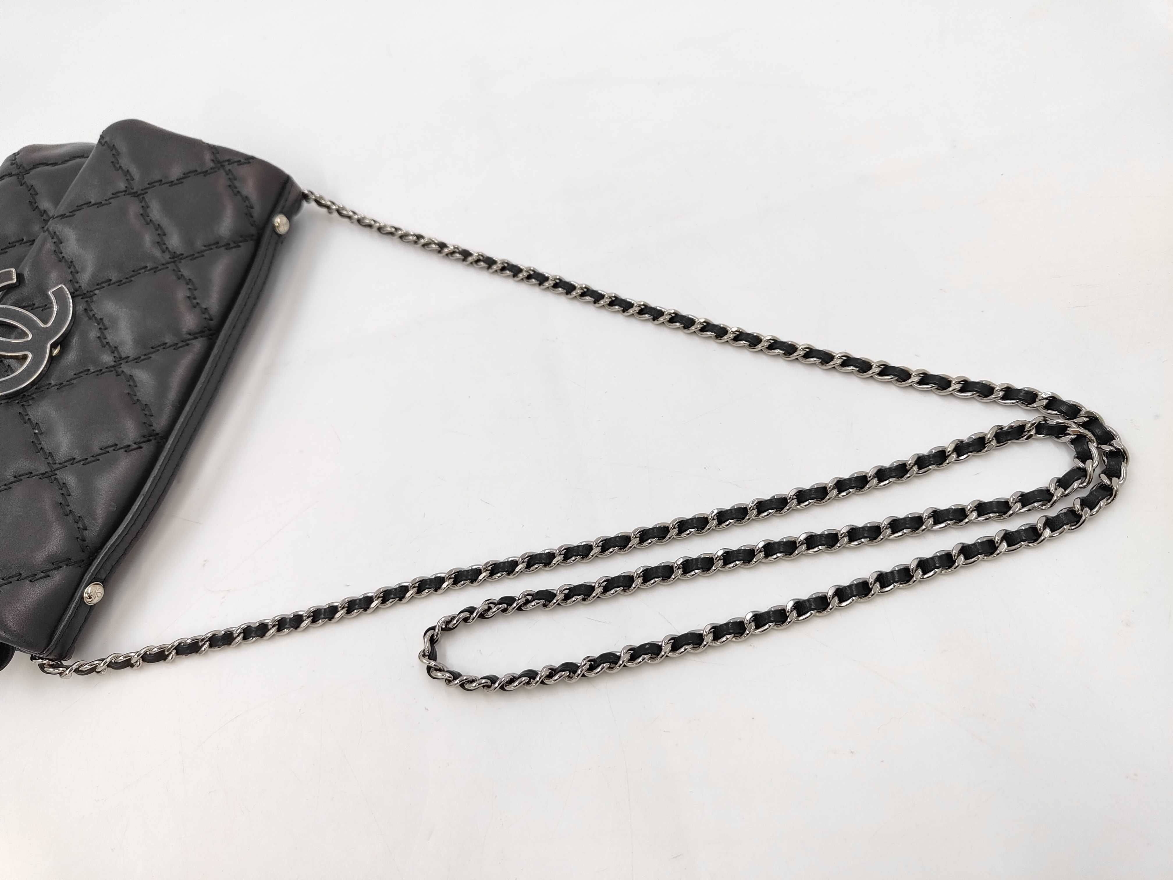 Hamptons Ultra Stitch 2-Way Chain Bag Shoulder Bag — view 4