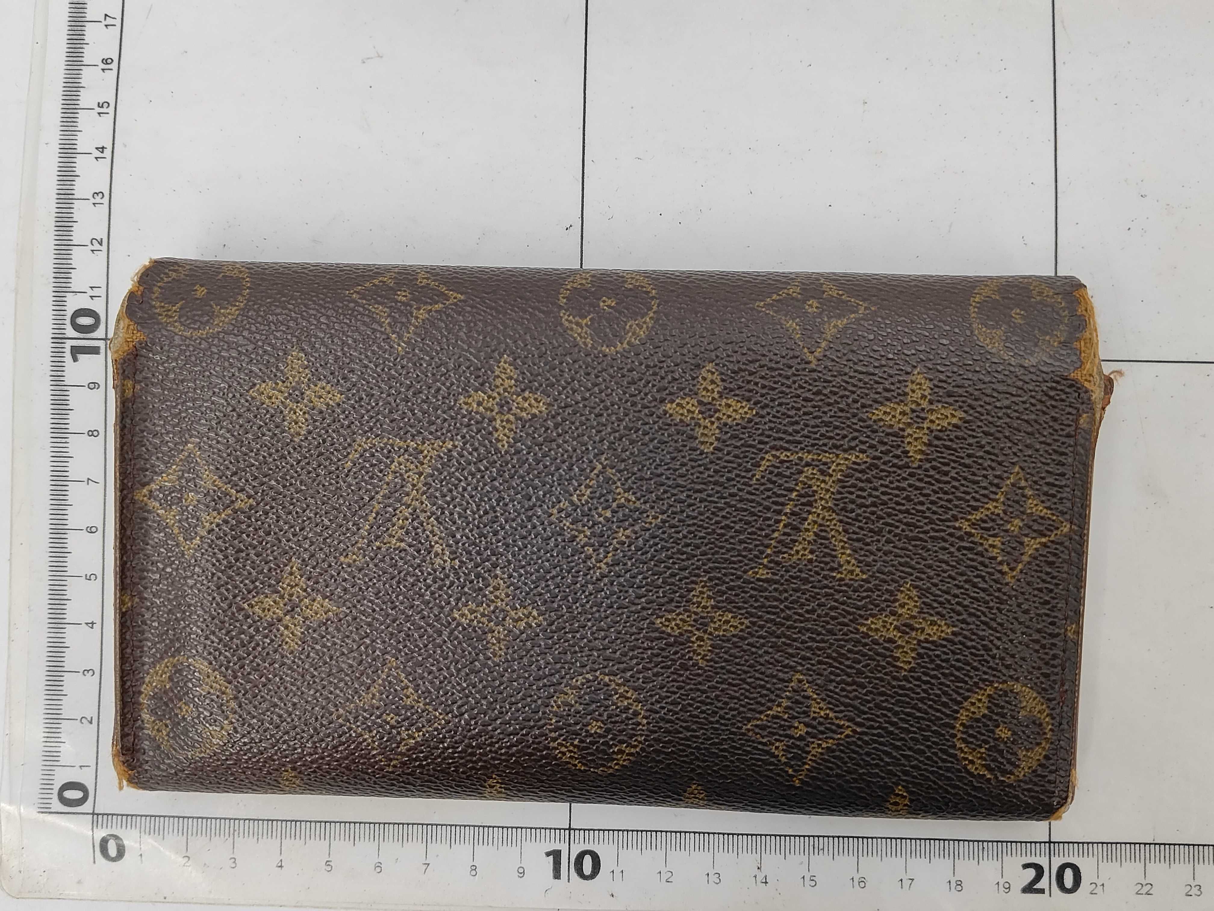 wallet — view 2
