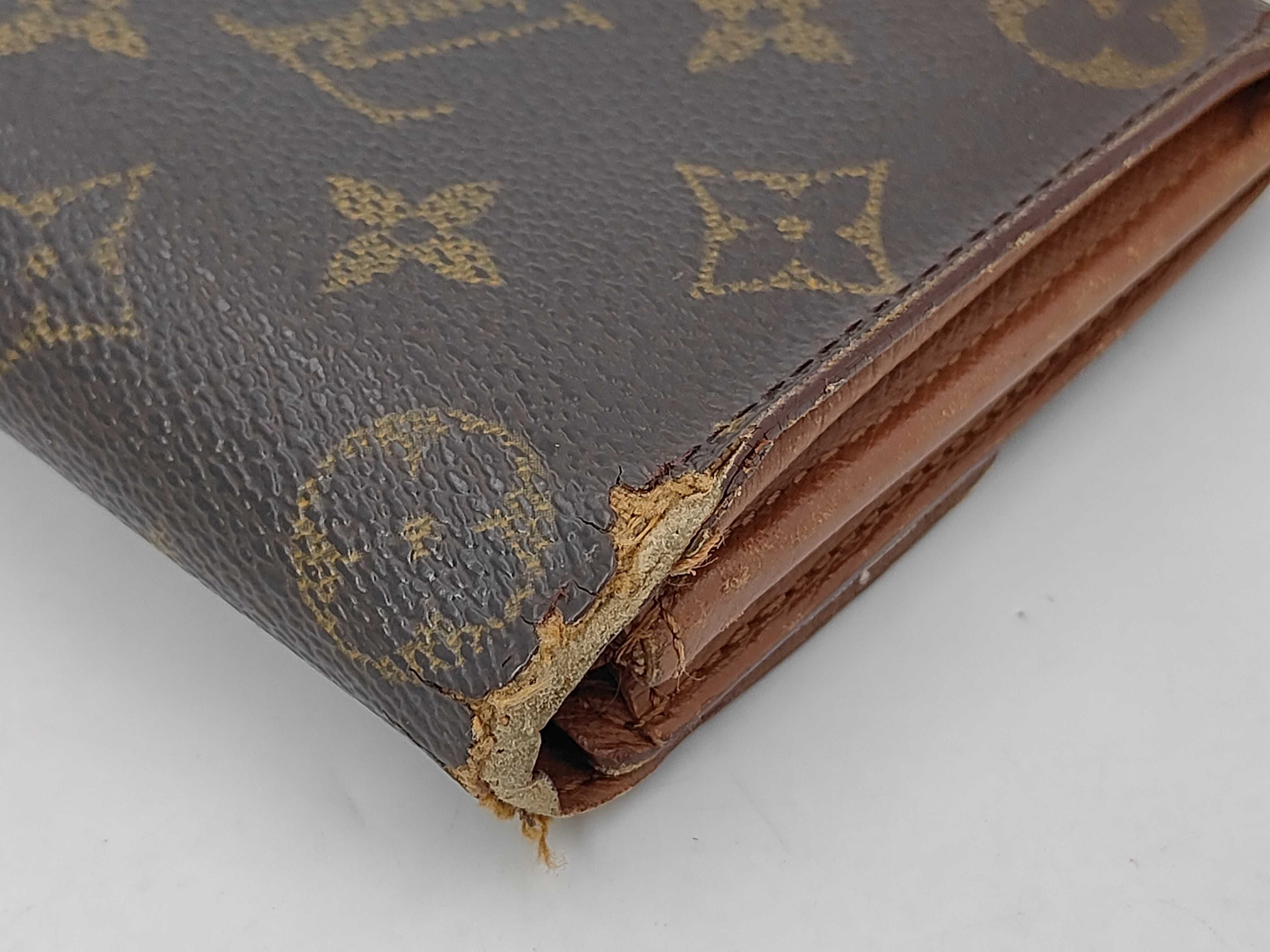 wallet — view 3