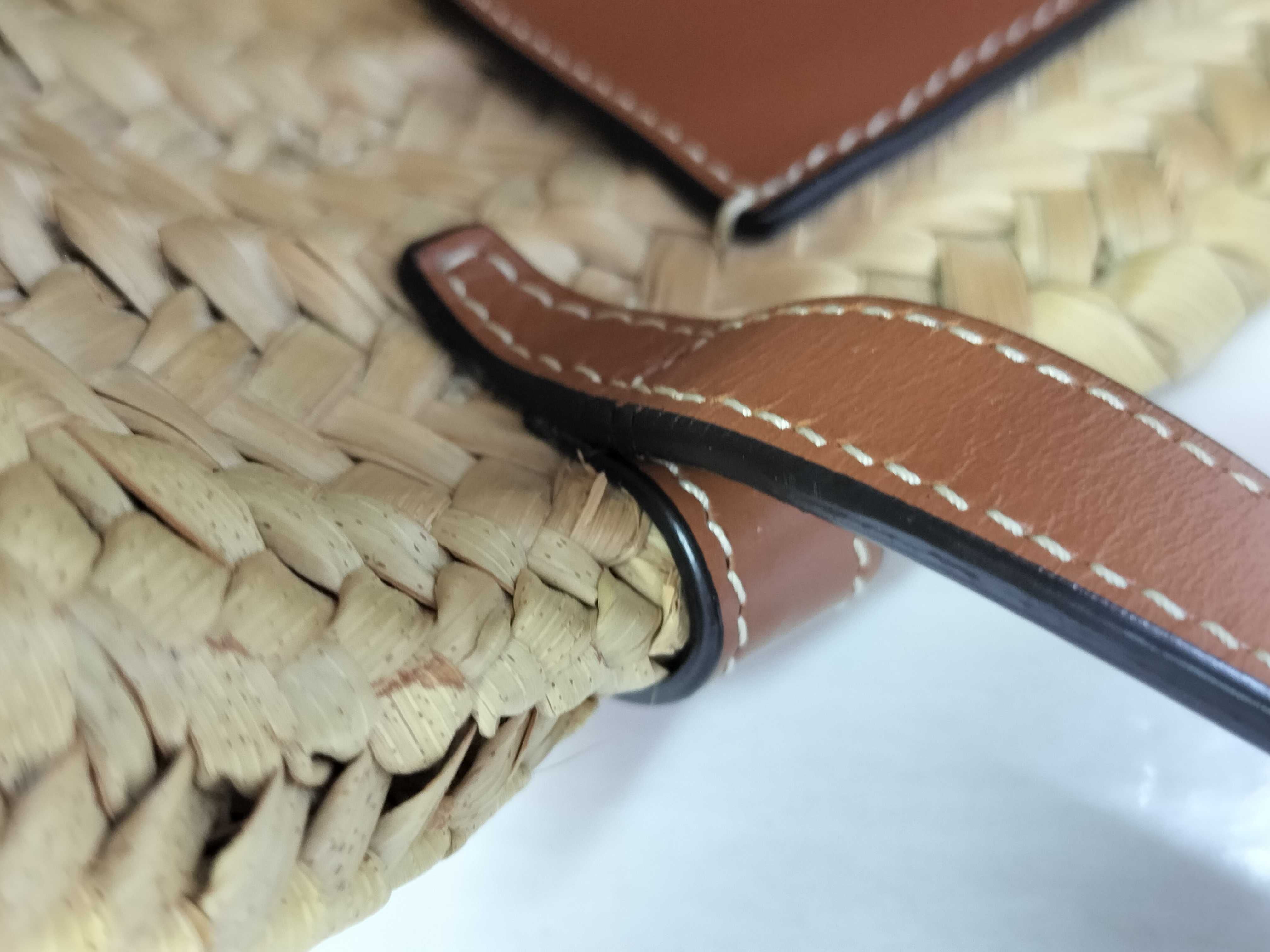 Triomphe Panier Small Raffia x Leather 2-Way Handbag Beige x Brown Handbag — view 5