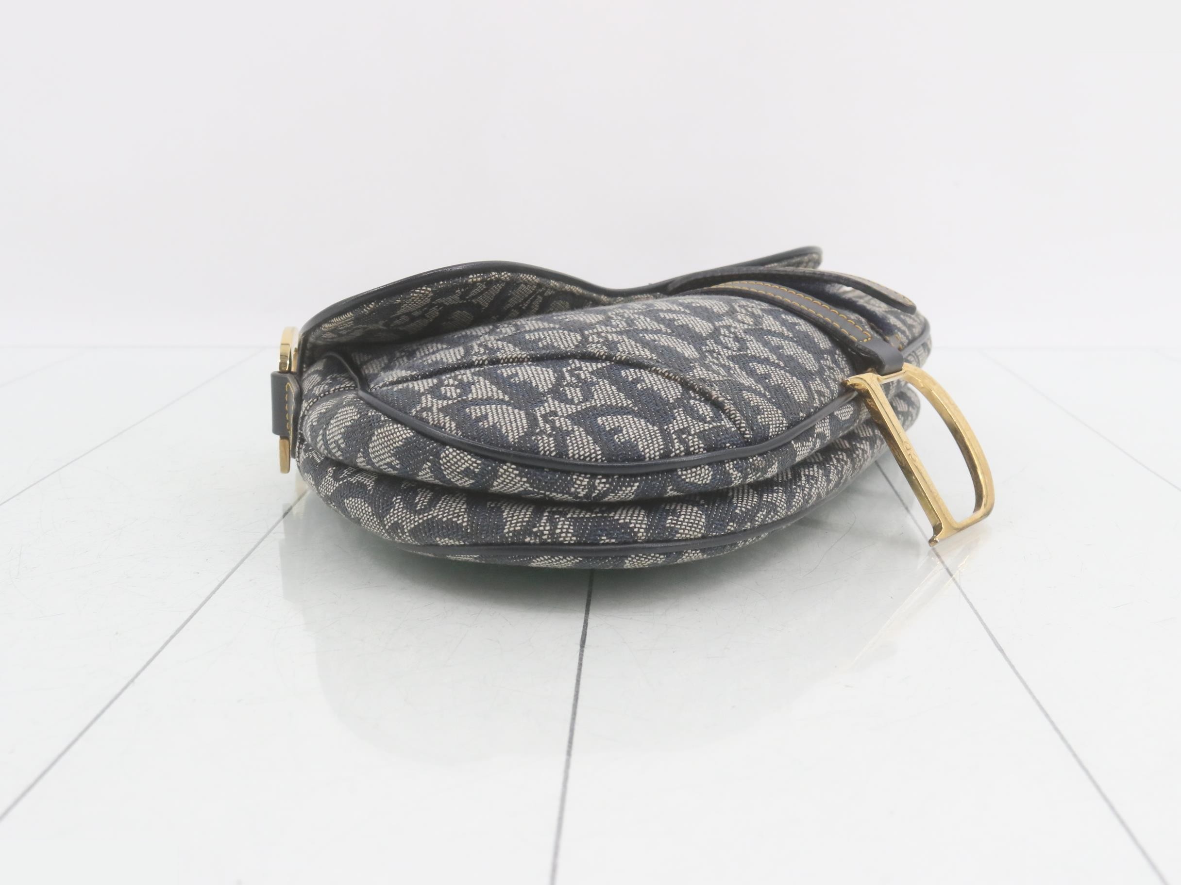 Saddle Oblique / Trotter One-Shoulder Bag — view 5